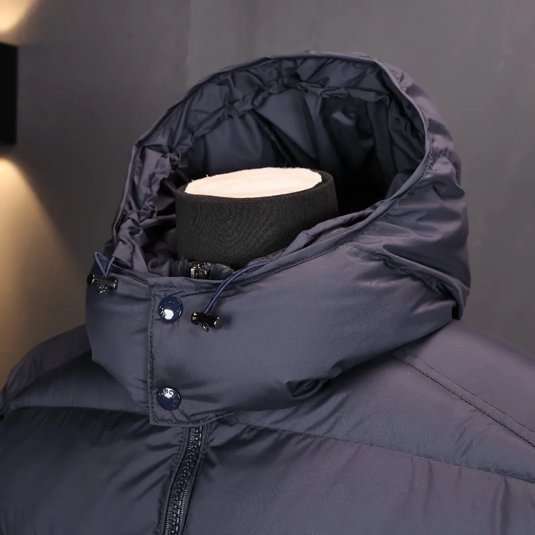 P1120 Moncler Maya series FW25 Maya matte sleeve pocket logo logo comfortable removable hood short down jacket, same style for men and women