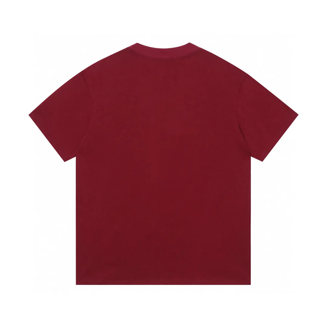 P130 Style No.: 808 〈MONCLER〉The price of the mousse is actually quite advantageous. Those who have been to the counters should all know that the price of the mousse is not much cheaper than Gucci Burberry. It is just relatively low-key and unwilling to hype. It is a picture that you want to buy or not. It has an aloof existence... Exclusively customized 270 grams of 32-count double yarn smooth cotton. The texture is very soft and comfortable. 100% different from the top fabrics in the market (does not shrink, deform, or pill). Matched with 320g 1*1 thread (the fabric thread is dyed in the same vat, no color difference, the thread is not easy to deform) Color: black white floral gray burgundy code number: S-XL