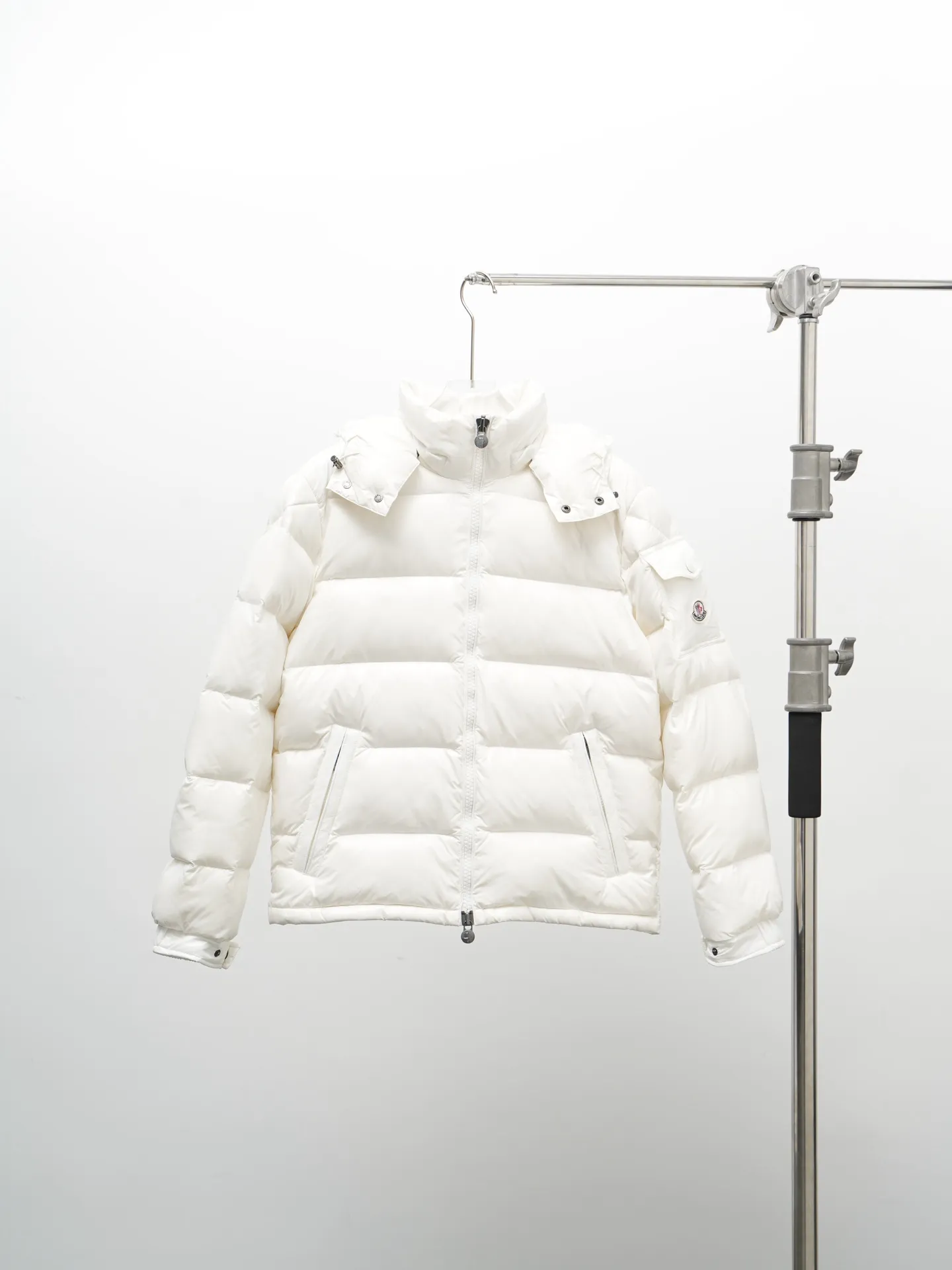 P640 Moncler Moncler Maya Men's Outdoor Down Jacket White