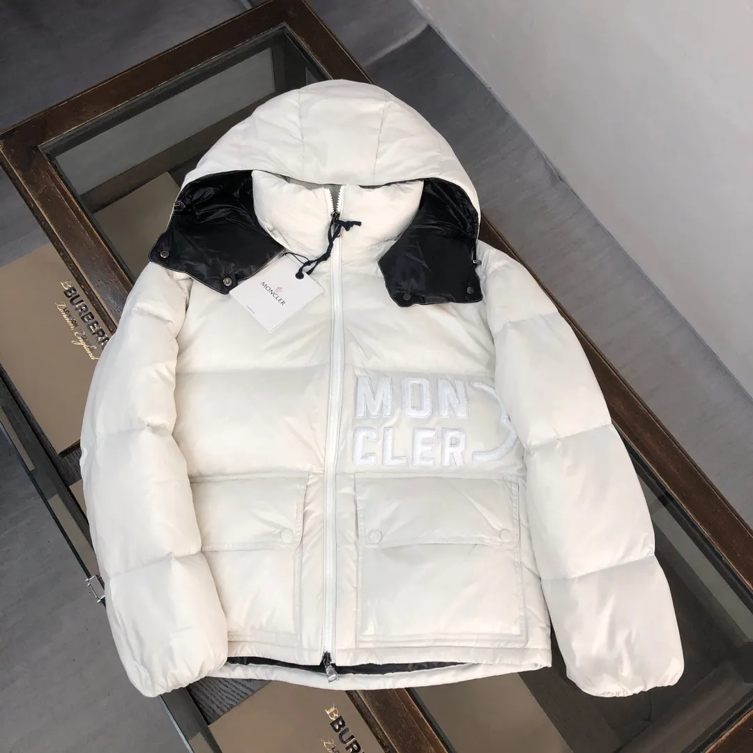 White P660 MONCLER Abbaye women's new autumn and winter short down jacket highlights Mon's fashion essence. Featuring rectangular quilting and a contrasting lining that refreshes the removable hood. The terry knitted logo embroidery adds a unique touch to the whole, making the clothing highly recognizable. It is very wearable. This one is enough to keep you warm in autumn and winter... High quality✅ Size: 0-1-2-3 (S-XL)