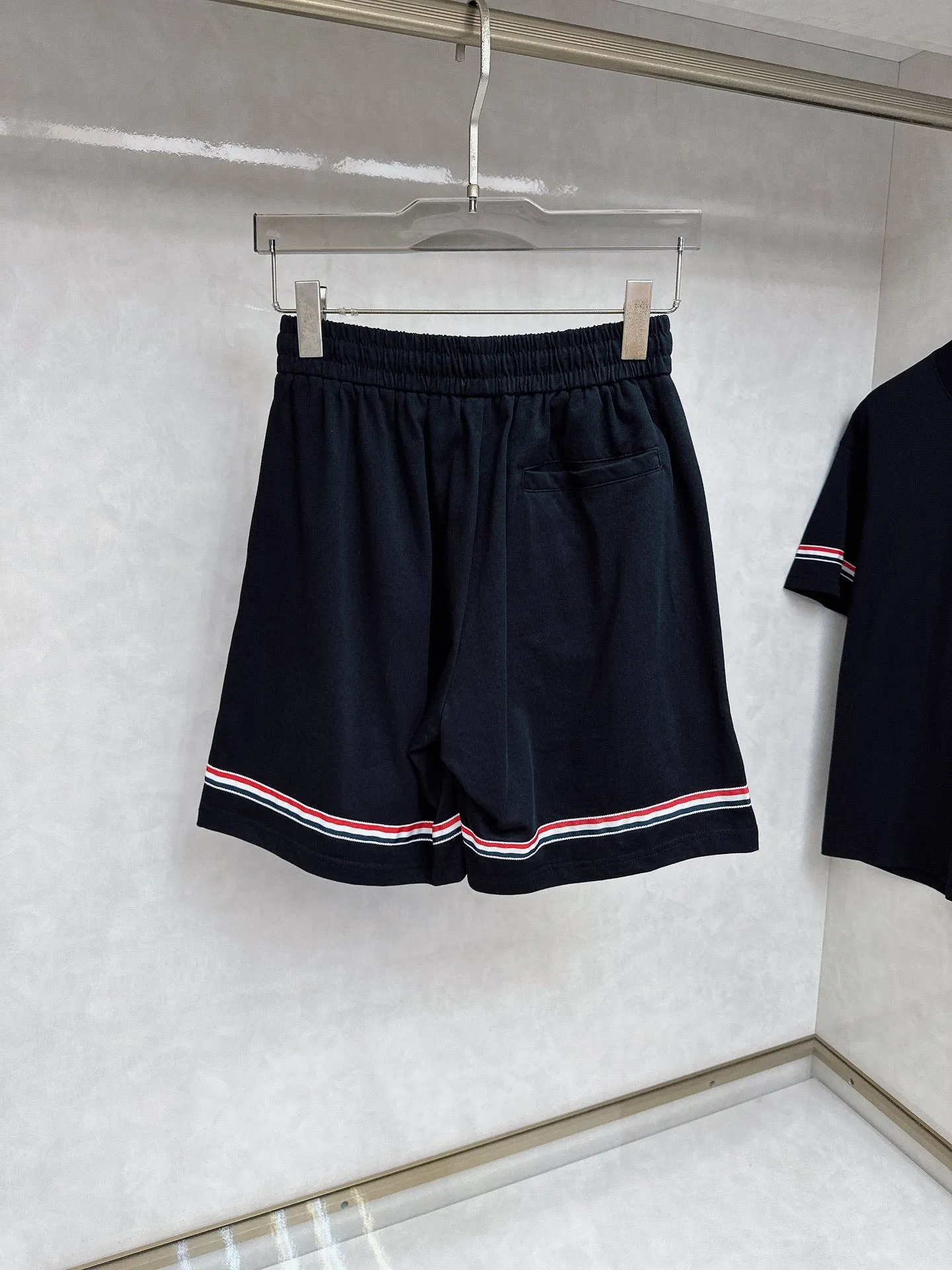 P560 Brand [MONCLER Mouth Covered] 2025 round neck short-sleeved shorts suit. The pure cotton fabric upper body will not be stuffy, the smooth and comfortable skin-friendly effect is more breathable, the fabric has its own texture, classic logo technology, a new interpretation from a unique angle, the first choice for fashion and versatility! Size: M-3XL (maximum wear: 190 pounds)