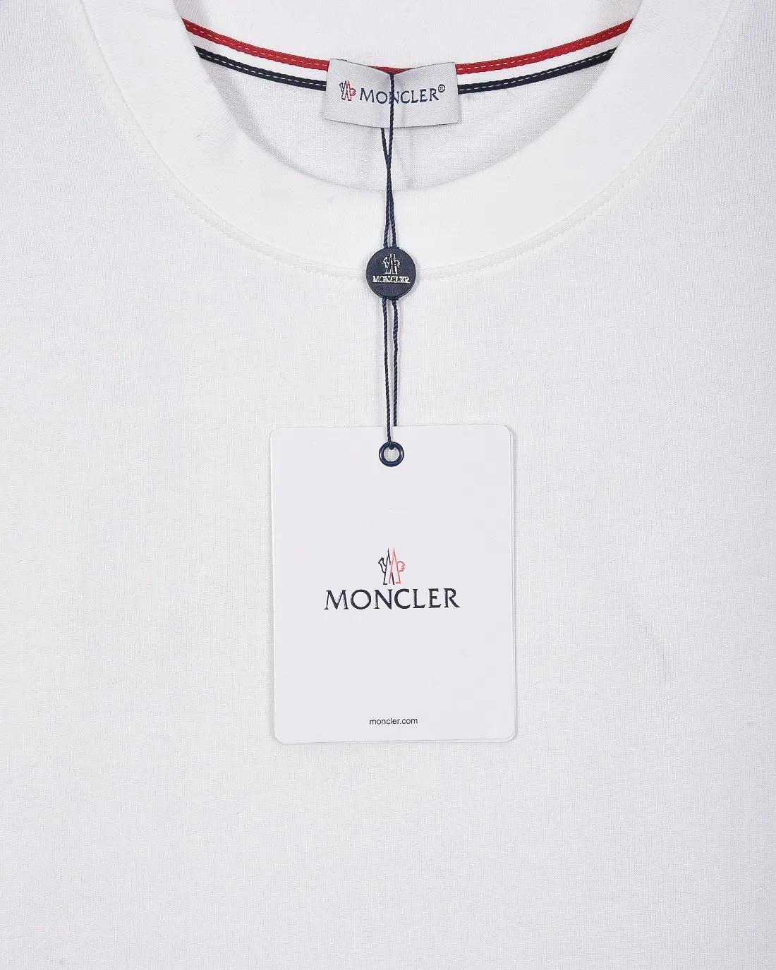 P150 MONCLER/Muzzled 300g pure cotton round neck short-sleeved T-shirt. Brand classic. Color-blocking graffiti letters LOGO embossing process. 2025ss official synchronization. High version. High quality. Fashionable personality. Versatile trend. Pure original quality. Original fabric. Tag. Collar label. Washed wheat. Complete three standards. Color: Black. White. Size: S M L XL XXL