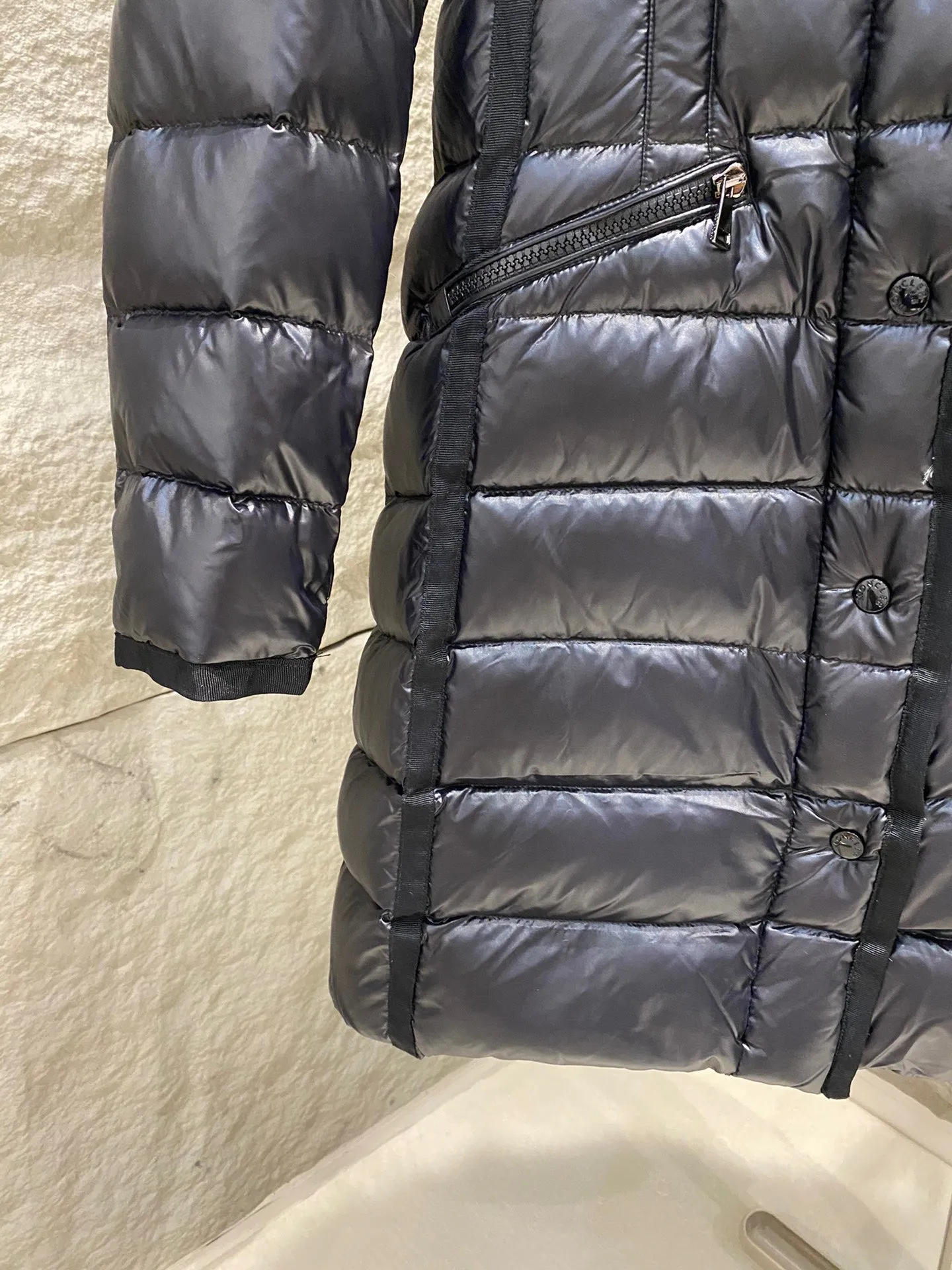 P1300 Moncler Women's Hermifur Hooded Fox Fur Down Jacket Color: Black Size: 1/2/3/4