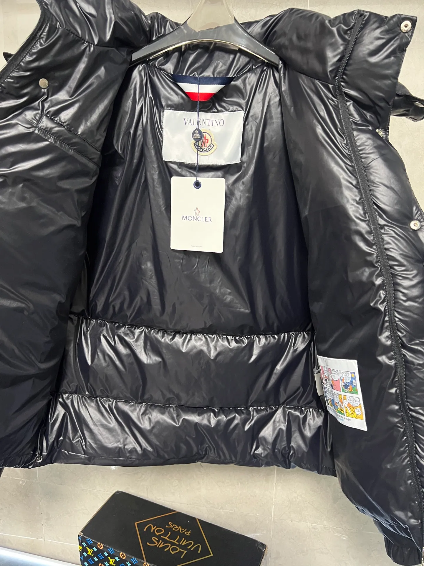 P800 Moncler jointly branded Valentino down jacket Size: 1234