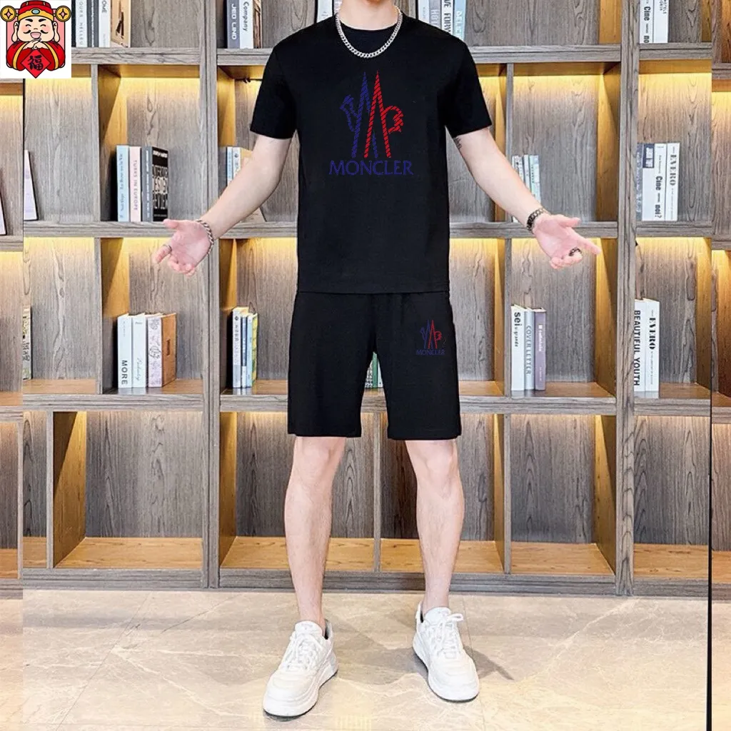 P280 Brand [MONCLER] 2025 new men’s short-sleeved shorts suit! Synchronous sales on the official website! High-end version on the market! It feels delicate and soft! Make you more comfortable to wear! The draped silhouette is awesome! Size: M-5XL (please state your height and weight when placing an order)