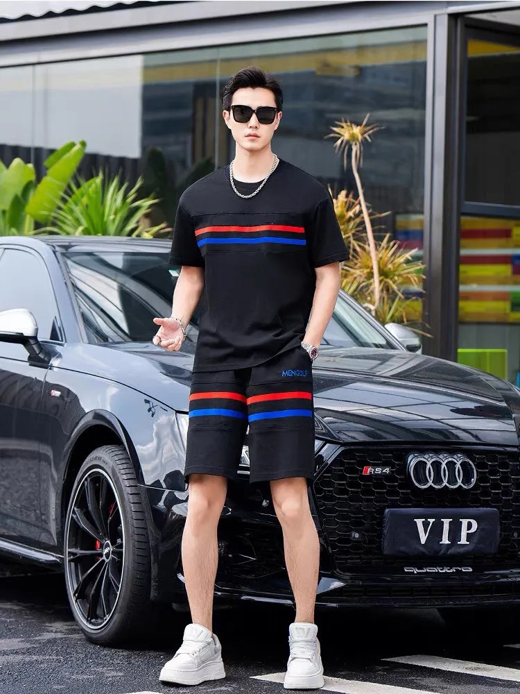 P560 Brand [MONCLER Mouth Covered] 2025 round neck short-sleeved shorts suit. The pure cotton fabric upper body will not be stuffy, the smooth and comfortable skin-friendly effect is more breathable, the fabric has its own texture, classic logo technology, a new interpretation from a unique angle, the first choice for fashion and versatility! Size: M-3XL (maximum wear: 190 pounds)
