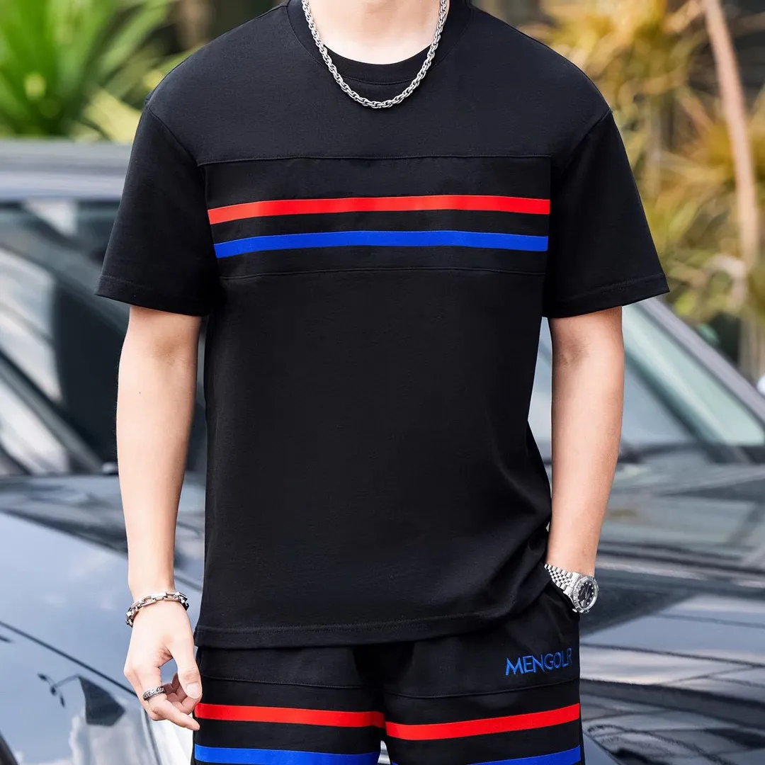 P560 Brand [MONCLER Mouth Covered] 2025 round neck short-sleeved shorts suit. The pure cotton fabric upper body will not be stuffy, the smooth and comfortable skin-friendly effect is more breathable, the fabric has its own texture, classic logo technology, a new interpretation from a unique angle, the first choice for fashion and versatility! Size: M-3XL (maximum wear: 190 pounds)