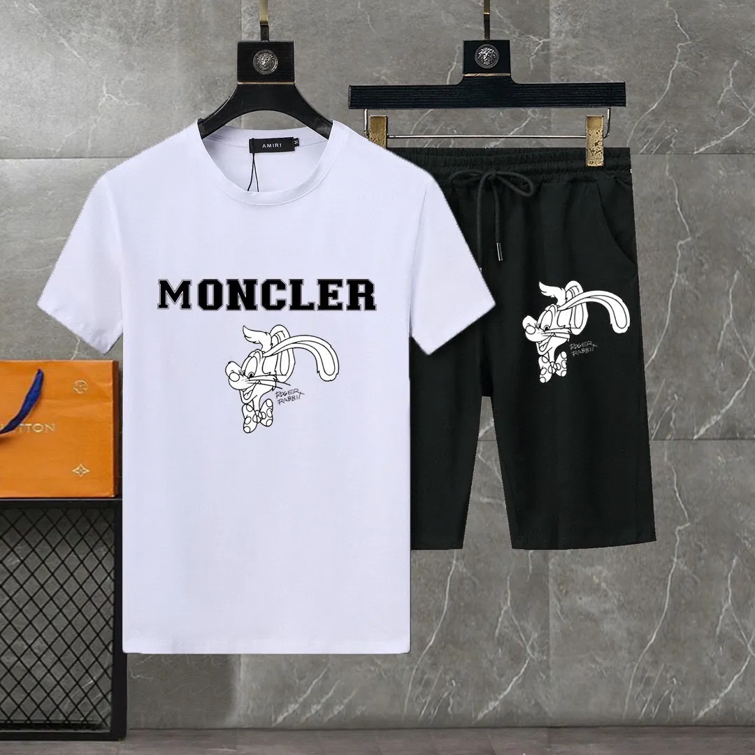 P280 Brand [MONCLER] 2025 new men’s short-sleeved shorts suit! Synchronous sales on the official website! High-end version on the market! It feels delicate and soft! Make you more comfortable to wear! The draped silhouette is awesome! Size: M-5XL (please state your height and weight when placing an order)