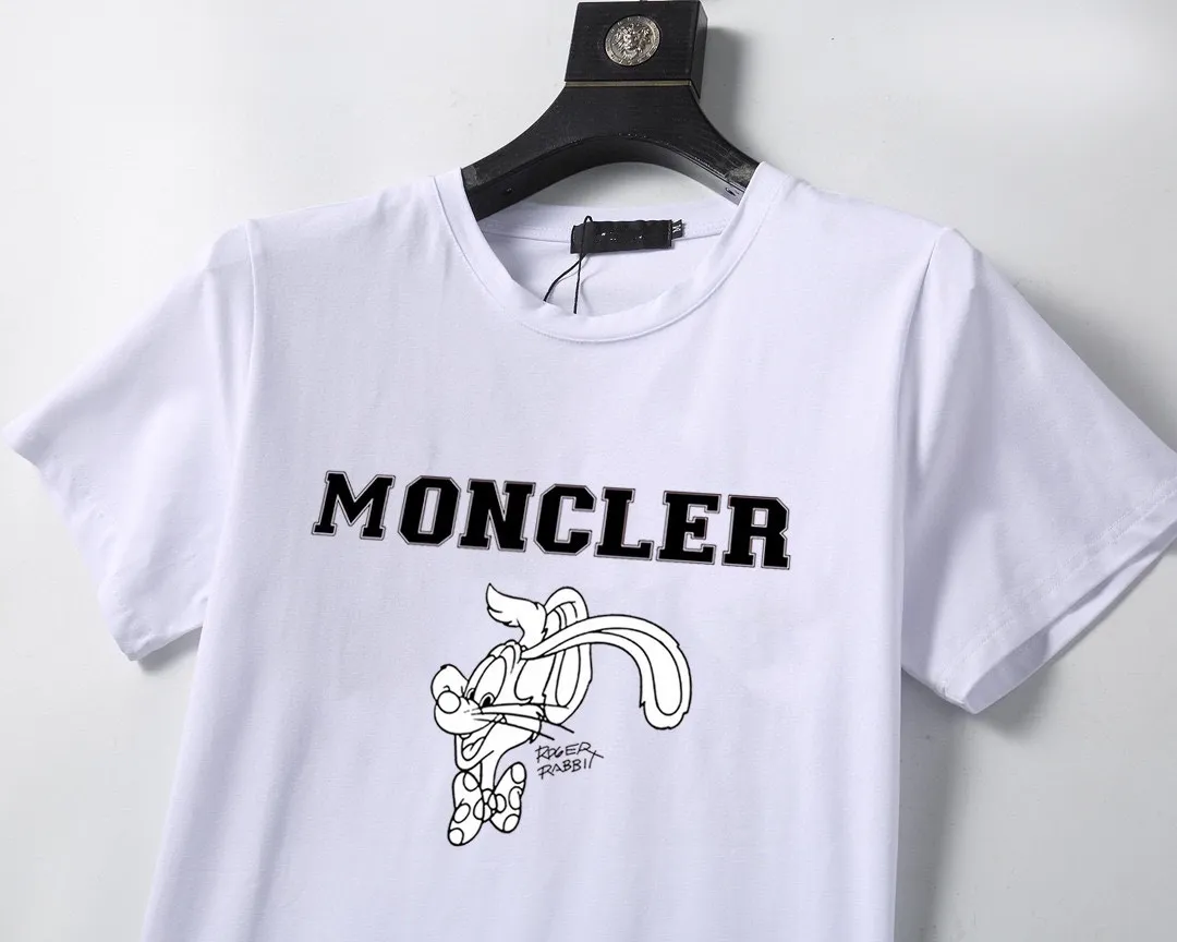 P280 Brand [MONCLER] 2025 new men’s short-sleeved shorts suit! Synchronous sales on the official website! High-end version on the market! It feels delicate and soft! Make you more comfortable to wear! The draped silhouette is awesome! Size: M-5XL (please state your height and weight when placing an order)