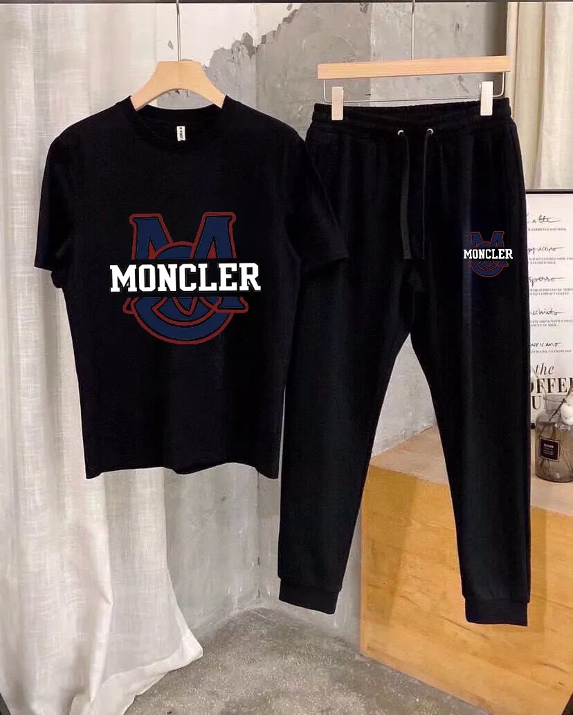 P330 [MONCLER] (Fat Man's Gospel) The same style as the 2025 official website. World-renowned luxury brand. Summer men's (double mercerized) high-quality 🐂 suit. It is made of imported original fabrics. It is a trendy style of the season and a versatile hit. Simple and elegant, precise workmanship allows you to be at the top of fashion. Size: M-5XL (can be worn up to 220 pounds)