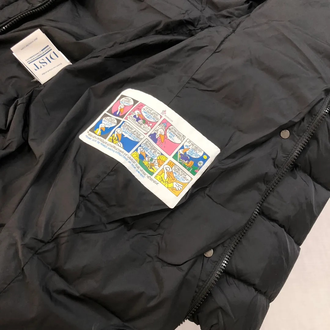 P1180 ——————🧡Women’s MONCLER women’s 🙎🙎25 winter down jacket! Featuring a fox fur collar! Authentic original purchase, long down jacket, super thick, absolute counter version with matching belt, elongates legs, slims waist, original imported hardware, details, material %90 white goose down, %10 white duck down (fur collar is detachable) Color: black, size: 1-2-3-4