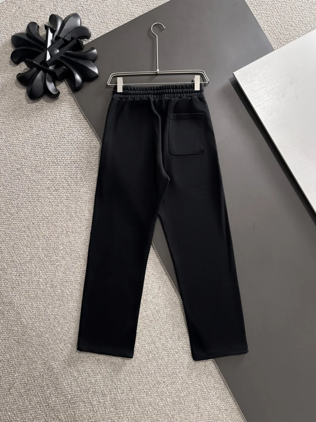 Next day shipping P720 MONCLER/Mongolian high quality 2025 autumn and winter new casual heavy industry suit exclusively developed by yb! High quality production! The top version of the trading company channel order, external orders for imported custom fabrics, high breathability and comfort, impeccable details, absolutely worth buying! This type of suit is also a must-have for lazy people. You don’t have to think about how to match it, you can just get it in one set! Brand element design concept, delicate and soft feel! It presents a casual cut and the upper body shape is great! On sale simultaneously on the official website! From a high-end men's positioning brand, the low-key luxury taste is irresistible! Exquisite workmanship and impeccable quality! The overall style is simple, fashionable and timeless, fully meeting the requirements of stylish and tasteful dressing! Sizes: S to XXL (or state your height and weight when placing an order)