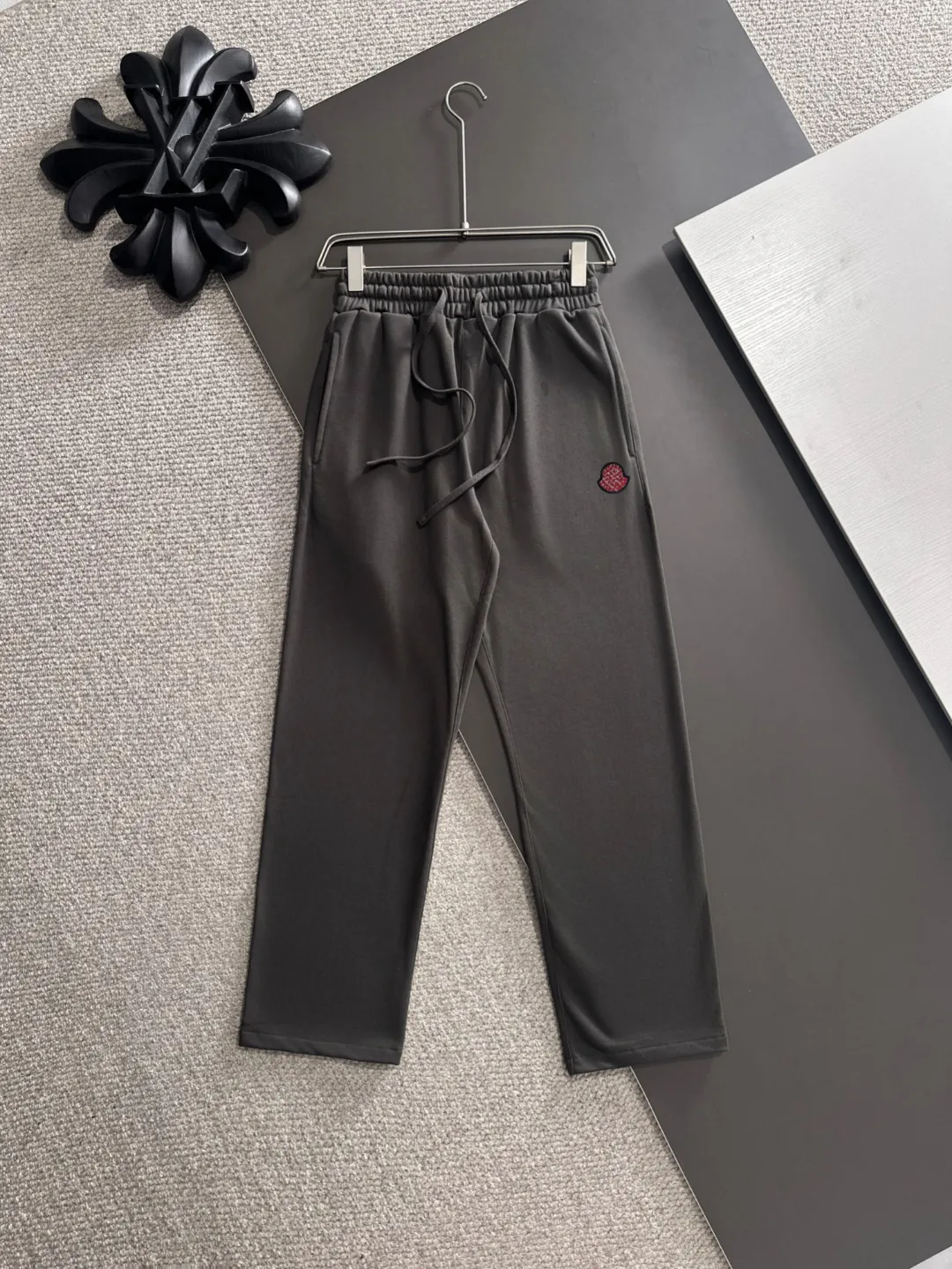 Next day shipping P720 MONCLER/Mongolian high quality 2025 autumn and winter new casual heavy industry suit exclusively developed by yb! High quality production! The top version of the trading company channel order, external orders for imported custom fabrics, high breathability and comfort, impeccable details, absolutely worth buying! This type of suit is also a must-have for lazy people. You don’t have to think about how to match it, you can just get it in one set! Brand element design concept, delicate and soft feel! It presents a casual cut and the upper body shape is great! On sale simultaneously on the official website! From a high-end men's positioning brand, the low-key luxury taste is irresistible! Exquisite workmanship and impeccable quality! The overall style is simple, fashionable and timeless, fully meeting the requirements of stylish and tasteful dressing! Sizes: S to XXL (or state your height and weight when placing an order)