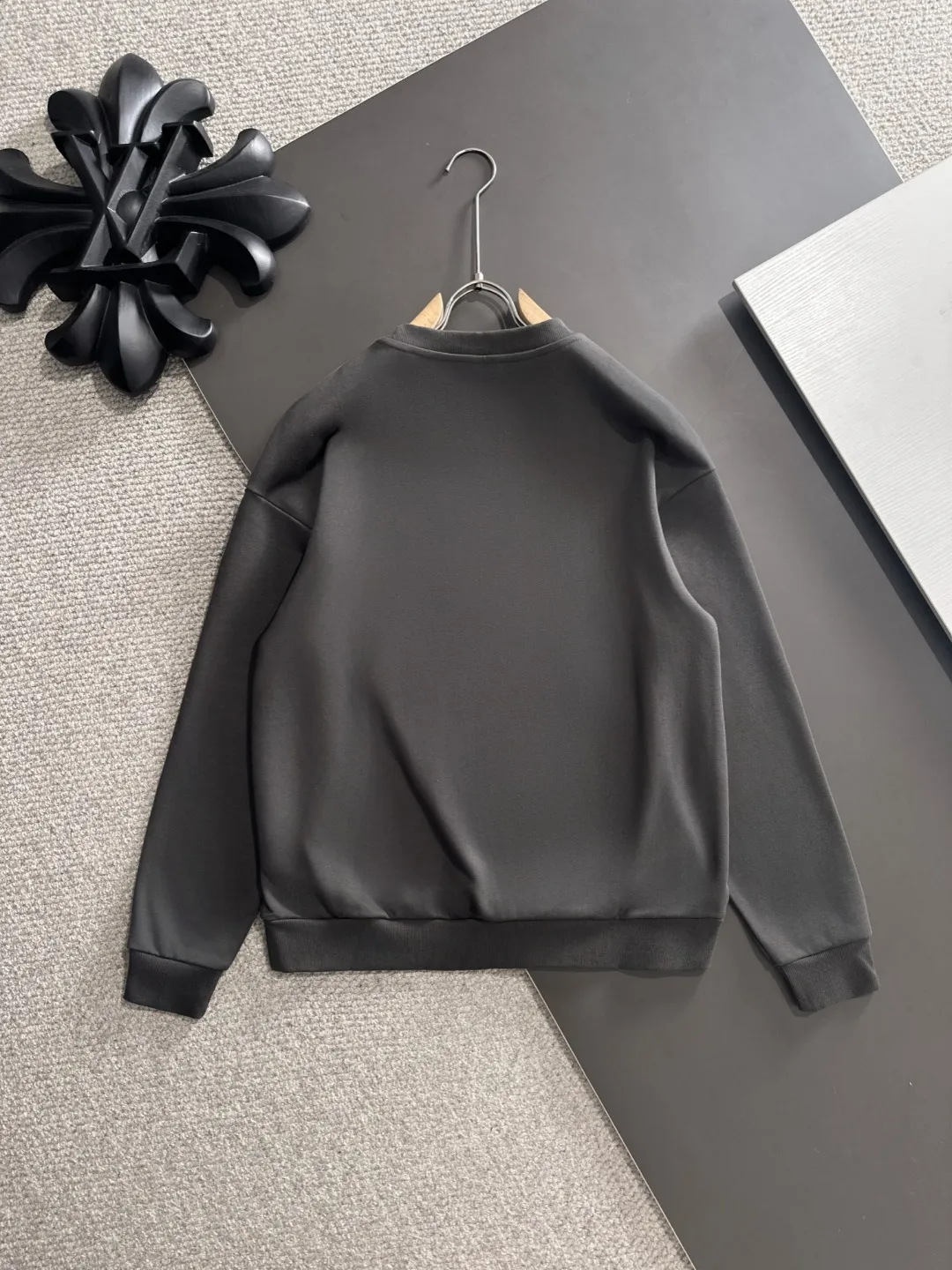 Next day shipping P720 MONCLER/Mongolian high quality 2025 autumn and winter new casual heavy industry suit exclusively developed by yb! High quality production! The top version of the trading company channel order, external orders for imported custom fabrics, high breathability and comfort, impeccable details, absolutely worth buying! This type of suit is also a must-have for lazy people. You don’t have to think about how to match it, you can just get it in one set! Brand element design concept, delicate and soft feel! It presents a casual cut and the upper body shape is great! On sale simultaneously on the official website! From a high-end men's positioning brand, the low-key luxury taste is irresistible! Exquisite workmanship and impeccable quality! The overall style is simple, fashionable and timeless, fully meeting the requirements of stylish and tasteful dressing! Sizes: S to XXL (or state your height and weight when placing an order)