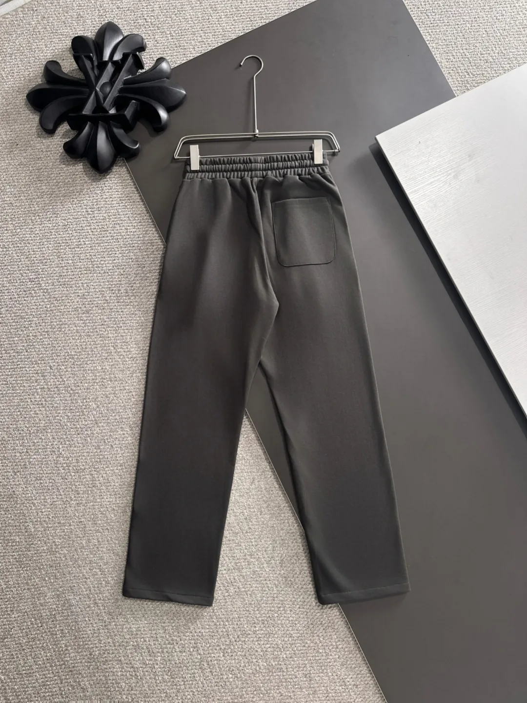 Next day shipping P720 MONCLER/Mongolian high quality 2025 autumn and winter new casual heavy industry suit exclusively developed by yb! High quality production! The top version of the trading company channel order, external orders for imported custom fabrics, high breathability and comfort, impeccable details, absolutely worth buying! This type of suit is also a must-have for lazy people. You don’t have to think about how to match it, you can just get it in one set! Brand element design concept, delicate and soft feel! It presents a casual cut and the upper body shape is great! On sale simultaneously on the official website! From a high-end men's positioning brand, the low-key luxury taste is irresistible! Exquisite workmanship and impeccable quality! The overall style is simple, fashionable and timeless, fully meeting the requirements of stylish and tasteful dressing! Sizes: S to XXL (or state your height and weight when placing an order)
