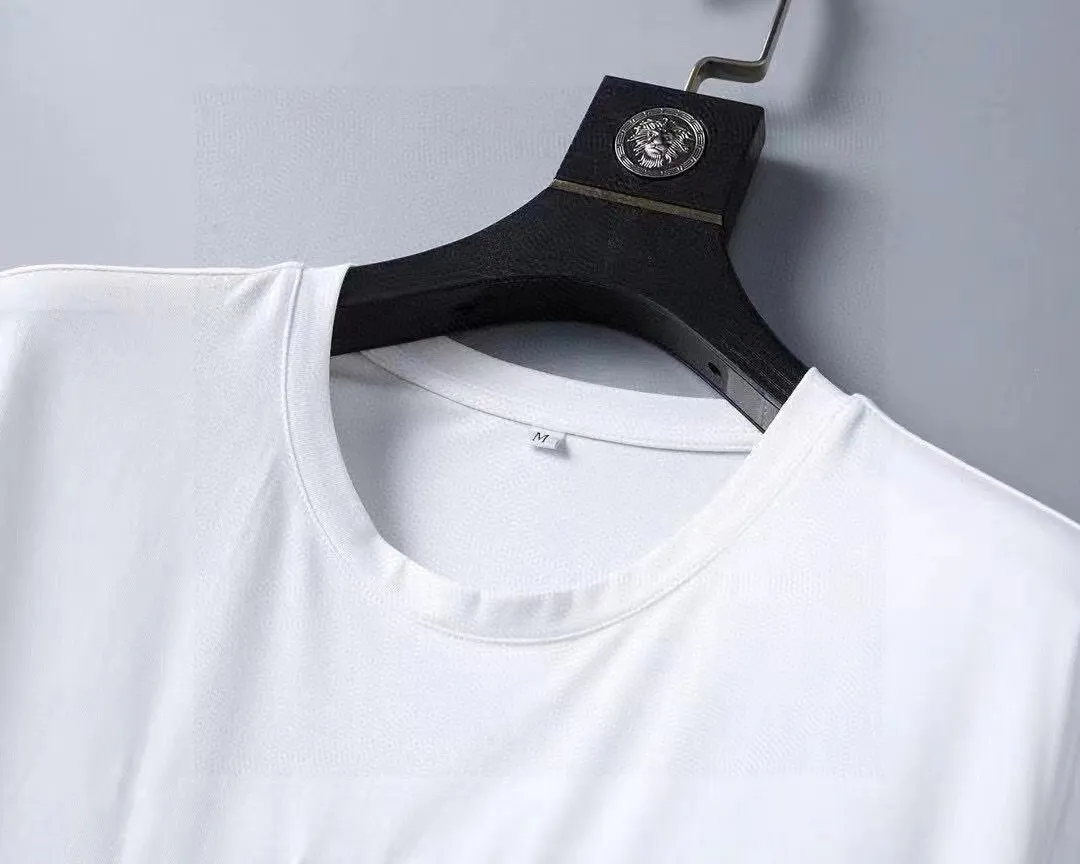 P280 Brand【MONCLER】2025 new men's short-sleeved shorts suit! Synchronous sales on the official website! High-end version on the market! It feels delicate and soft! Make you more comfortable to wear! The draped silhouette is awesome! Size: M-5XL (please state your height and weight when placing an order)