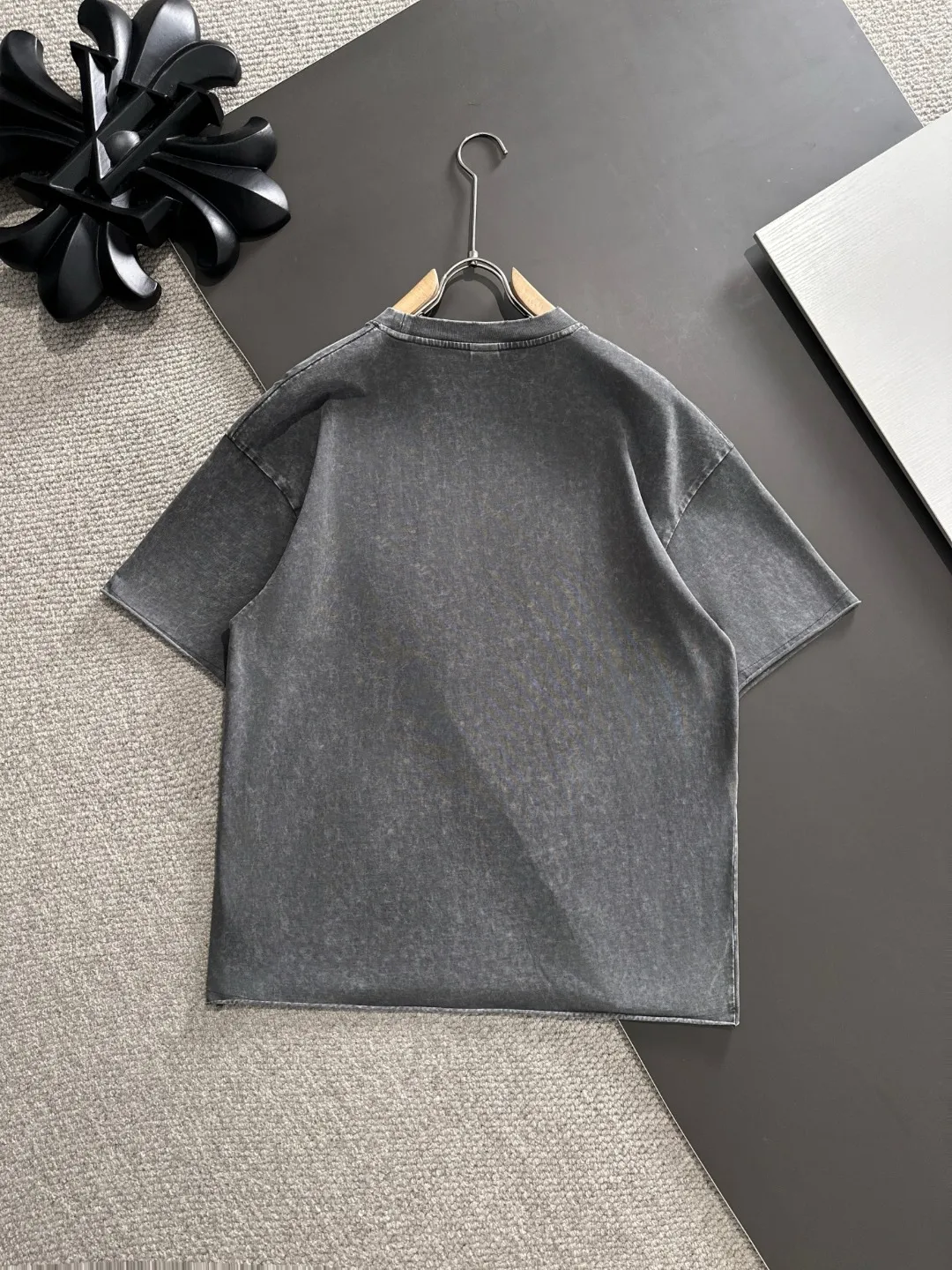Next day shipping P460 MONCLER/Mongolian high quality 2025 spring and summer new casual heavy industry suit exclusively developed by yb! High quality production! Imported custom-made fabrics for foreign orders, with high breathability and comfort, impeccable details, brand element design concept, delicate and soft feel! It presents a casual cut and the upper body shape is great! On sale simultaneously on the official website! From a high-end men's positioning brand, the low-key luxury taste is irresistible! Exquisite workmanship and impeccable quality! The overall style is simple, fashionable and timeless, fully meeting the requirements of stylish and tasteful dressing! Size: S-XXL