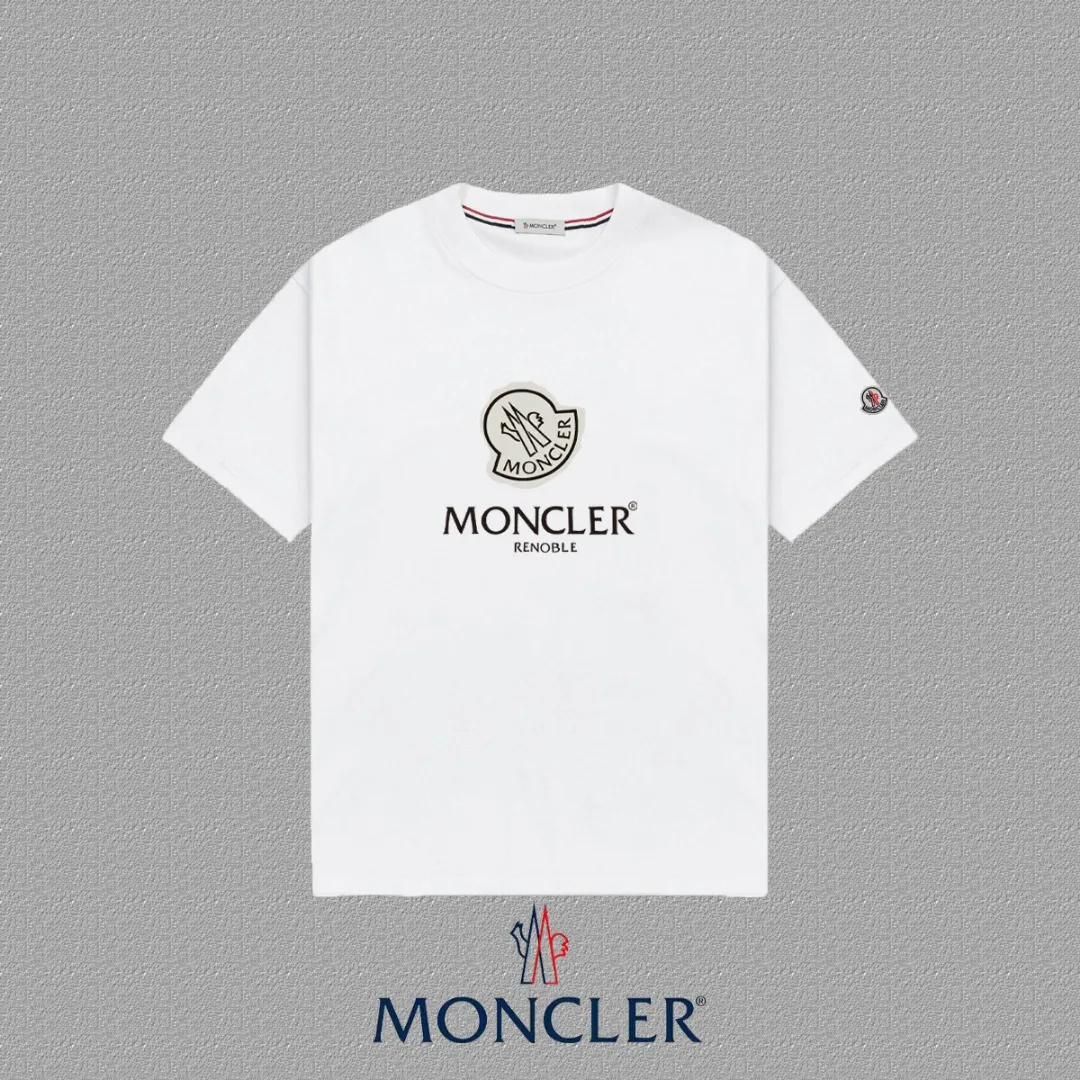 P140 🔥 [MONCLER] 2025FW short-sleeved T-shirt with badge + LOGO, high-end 26s double yarn 300g fabric, heavy fabric, custom stretcher rib, same vat and dye, complete three standards, same style for men and women, color: black, white, size: S M L XL 2XL