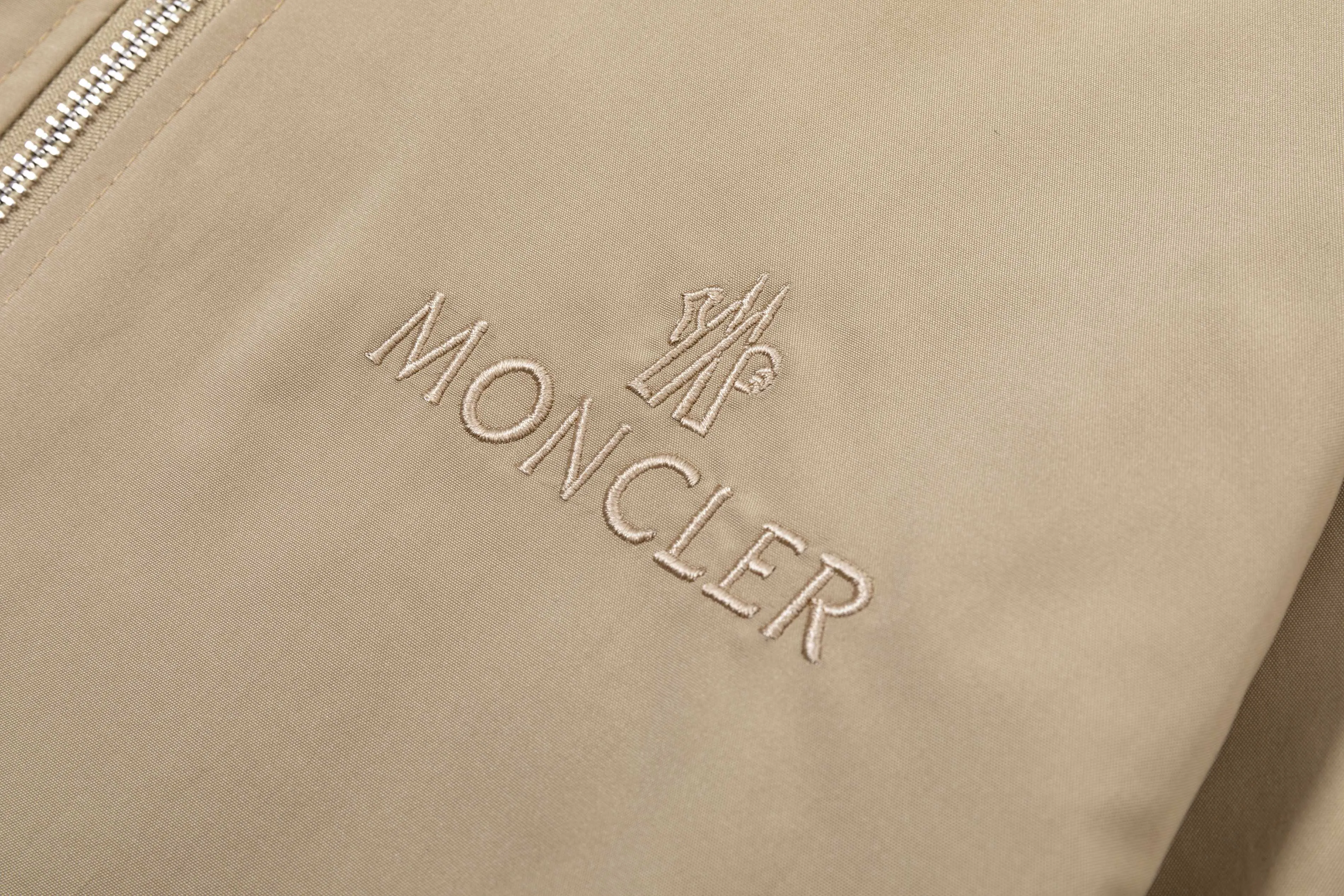 P320 2025 Mouthless MONCLER... New style for autumn and winter Hardware logo. High-quality hooded jacket. Mainly recommended version. Customized fabrics. Higher grade. High-density memory brushed lining. More fashionable and comfortable. High-standard customization. The upper body is very stylish. Classic and versatile. It can be matched with any fashion. The version is super good. It is recommended!  Color: Khaki Black Size: M-4XL