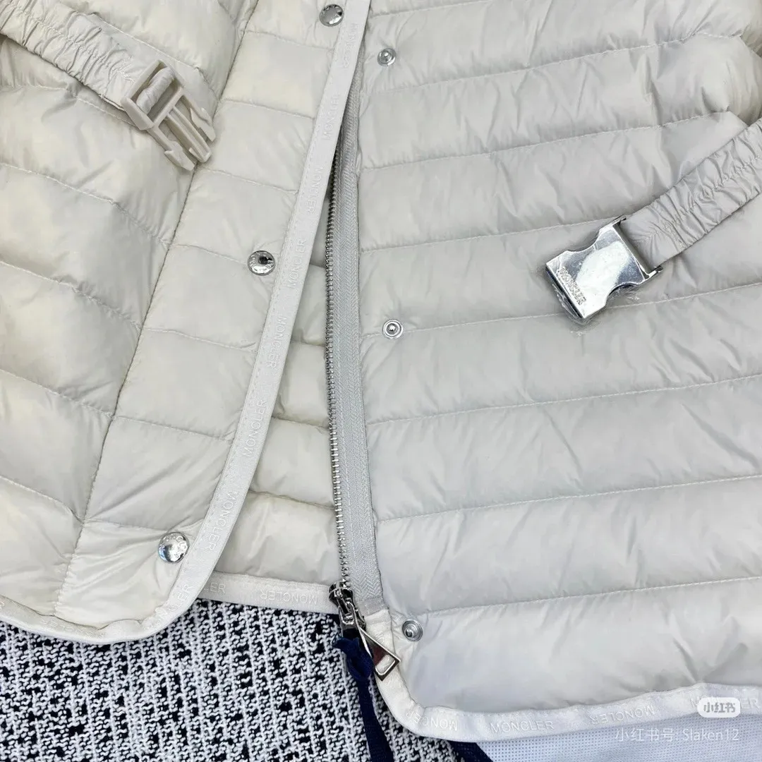 P760 2025 season new arrival 23Moncler OREDON women's mid-length slim belted goose down jacket. ✨Complete three standards, synchronized with counters ✨90 goose down filling ✨Slim-fitting design of the belt, not picky Sizes 0-3