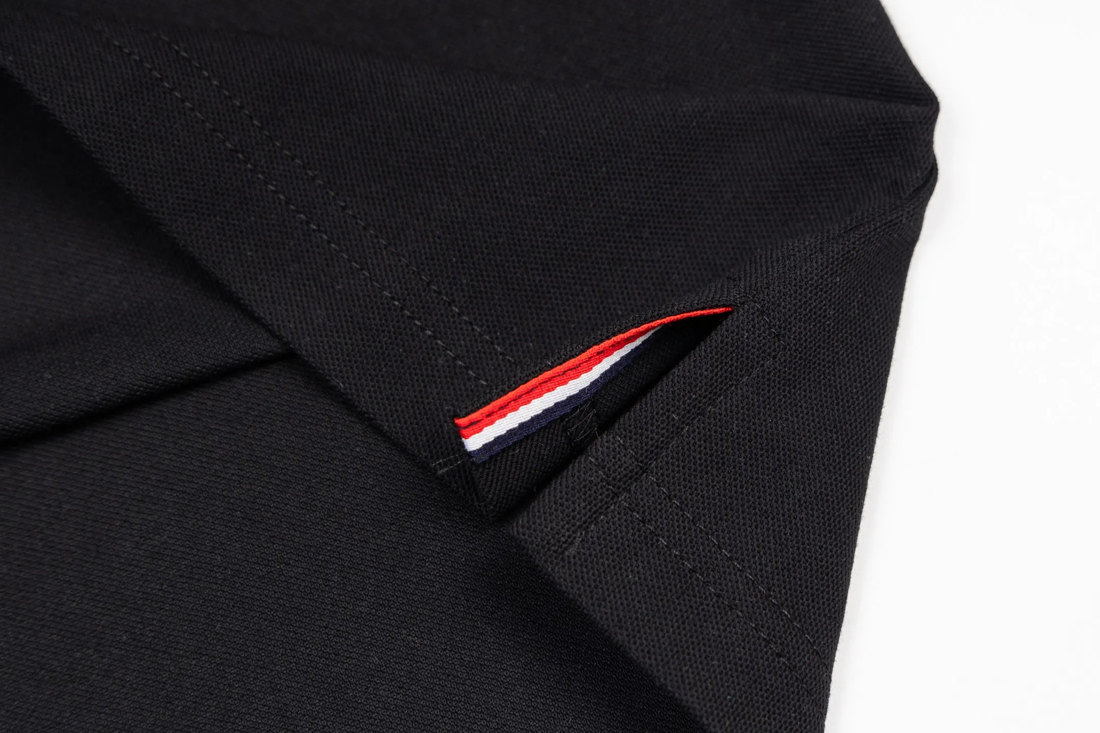 P190 MONCLER Muzzled Polo shirt with black and white collar, upgraded, inspired by the retro of the 1980s, original fabric, the same official style, customized, dyed in the same vat, very comfortable to the touch, synchronized with the latest brick cabinets for spring and summer, fashionable and personalized, super versatile and good-looking, very suitable for both men and women, a must-have style, tag, collar label, washed wheat, complete with three labels, color: black, size: M-3XL