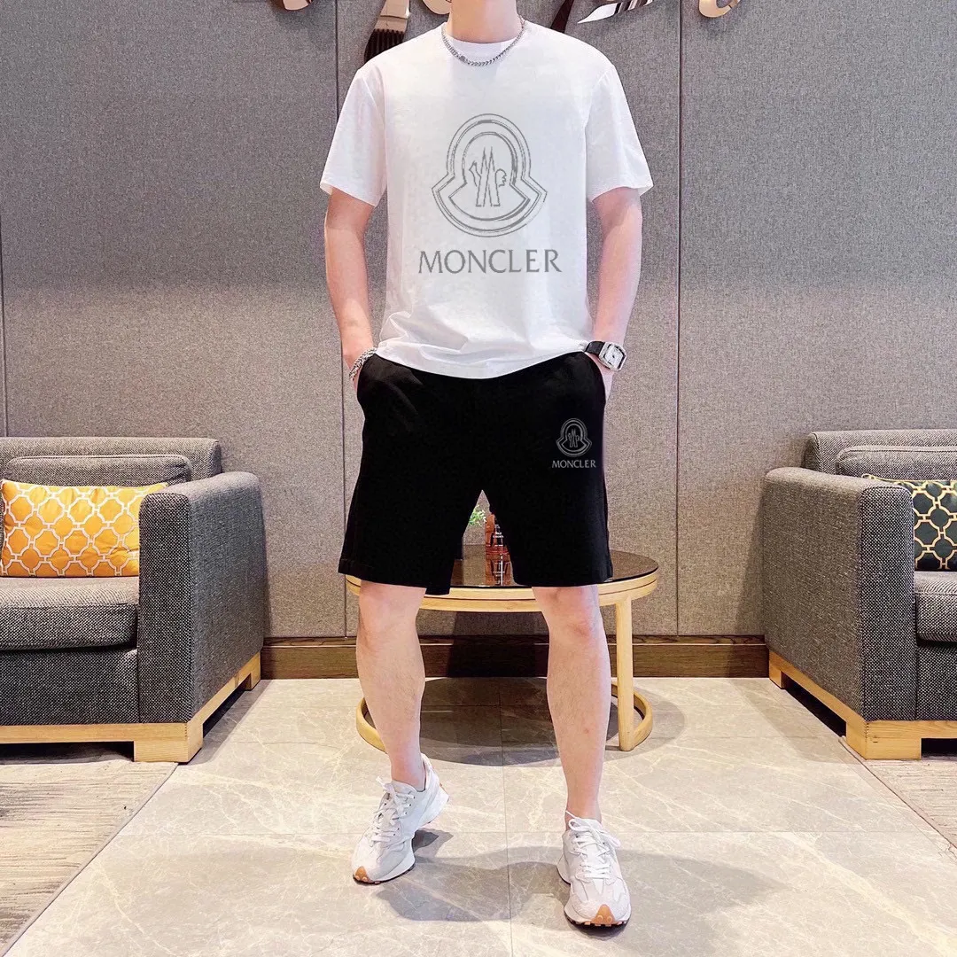 P290 Brand [MONCLER] 2025 new men’s short-sleeved shorts suit! Synchronous sales on the official website! High-end version on the market! It feels delicate and soft! Make you more comfortable to wear! The draped silhouette is awesome! Size: M-5XL (please state your height and weight when placing an order)