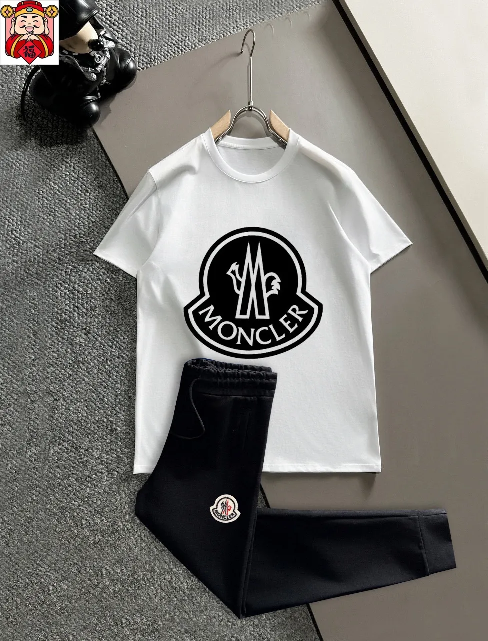 P330 💰【MONCLER】(Fat Man's Gospel) The same style as the 2025 official website. World-renowned luxury brand. Summer men's (double mercerized) high-quality 🐂 suit. It is made of imported original fabrics. It is a trendy style of the season and a versatile hit. Simple and elegant, precise workmanship allows you to be at the top of fashion. Size: M-5XL (can be worn up to 220 pounds)