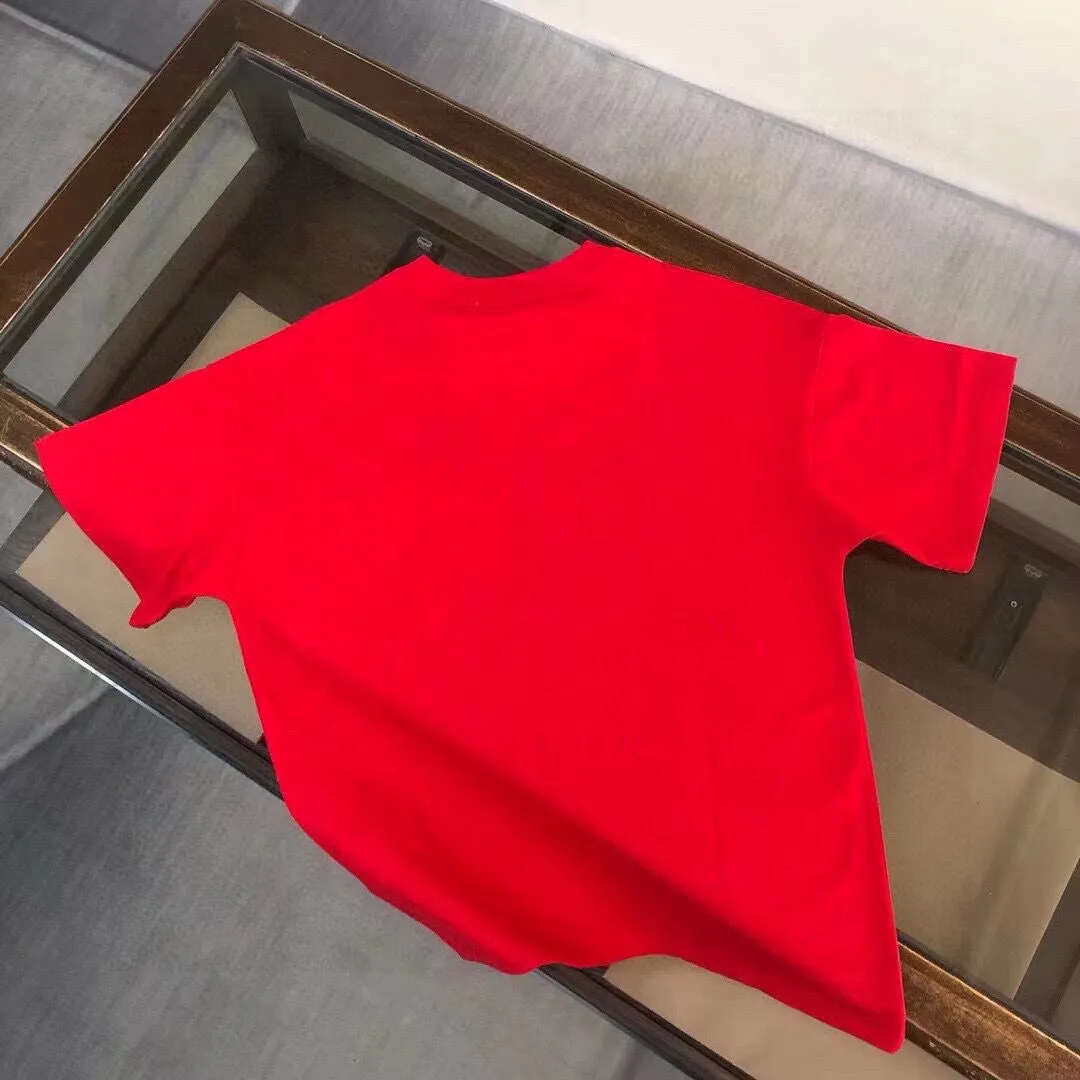P140 Original men's casual short-sleeved T-shirt from the brand [MONCLER] (Good News for Fat People), new product for the spring and summer of 2025, customized with top-notch logo craftsmanship on the chest, matching details throughout the piece, top-notch quality and tailoring design, customized imported mercerized cotton fabric! Full of style, the color scheme is light and versatile. M-5XL (wear up to 220 pounds)