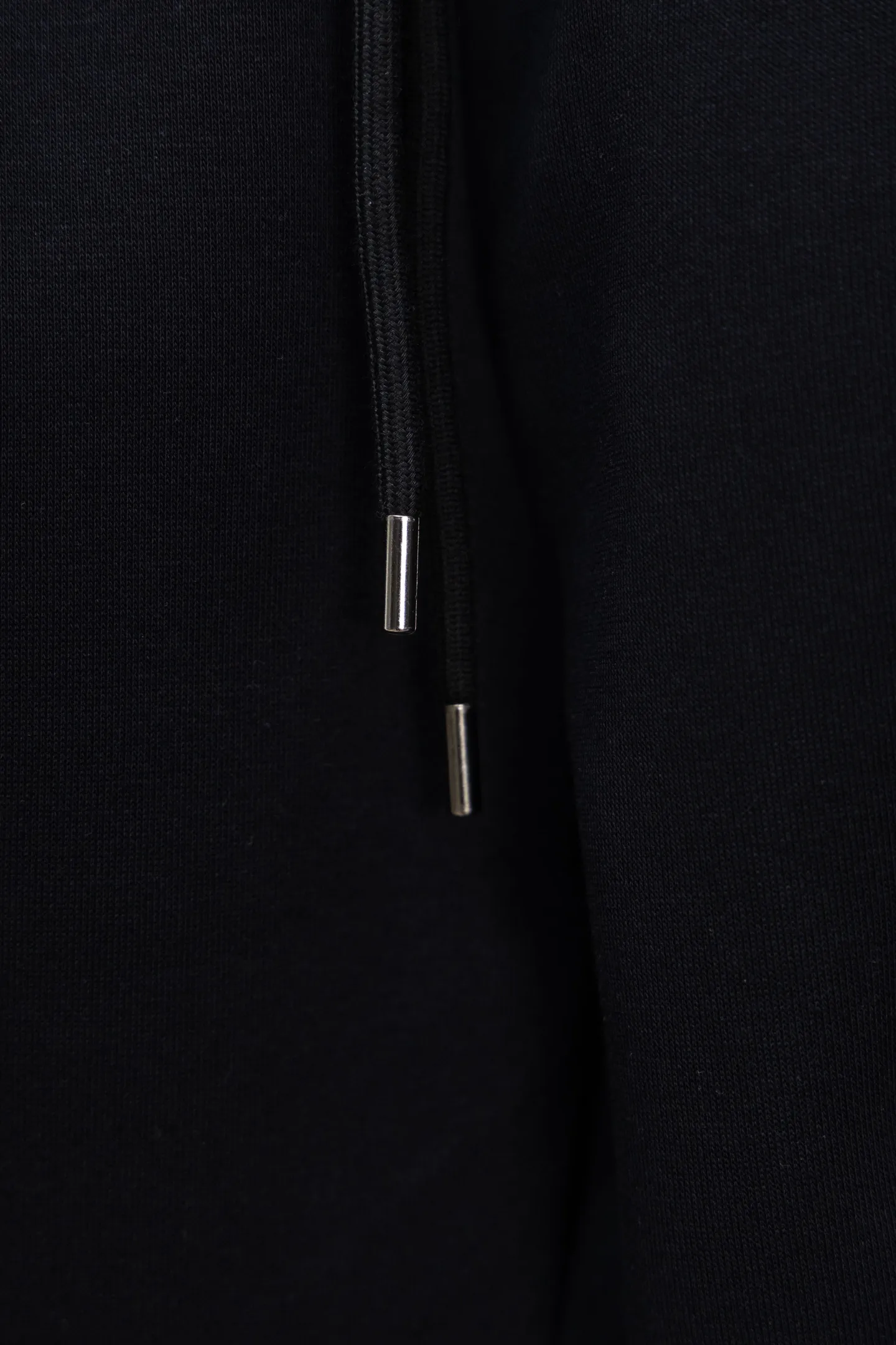 P220 Model No. J0198 MONCLER Men's classic embroidered logo webbing straight pants Made of 460 grams of pure cotton terry fabric with clear threading and 10,000-needle embroidery. Original order customization 1:1 with smooth and delicate lines. Better hand feel and texture. Not easy to deform, not easy to shrink, not easy to fade. Maintains long-lasting beauty. Color Black Gray Size S-XL