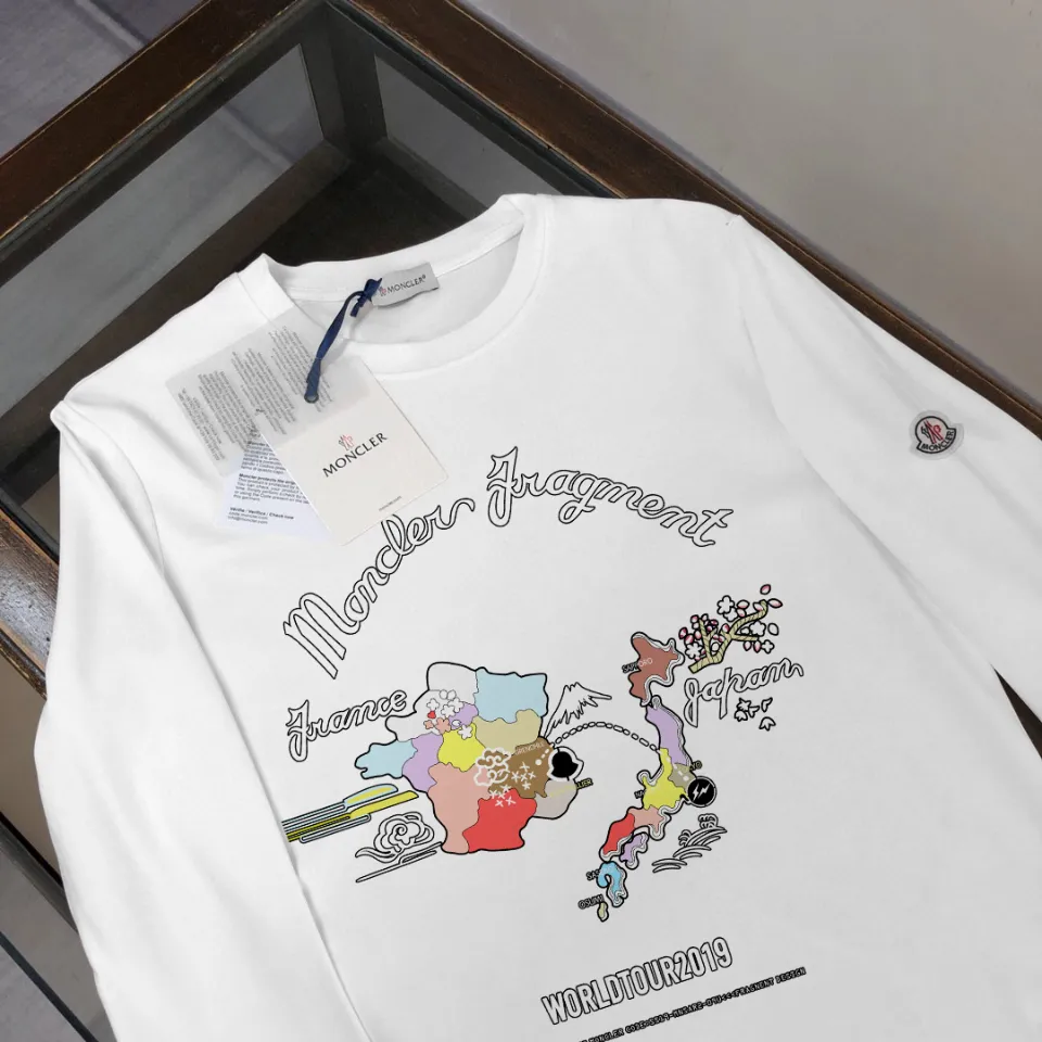 P180, a non-off-the-shelf model, you can trust it. Moncler printed long-sleeved T-shirt, 240g breathable cotton fabric, very soft and comfortable texture, does not shrink, does not deform, does not ball), can be worn alone as a base layer. Original customized accessories, collar label, care mark, hangtag, packaging (perfect details) Color: White Black Size: XS S M L