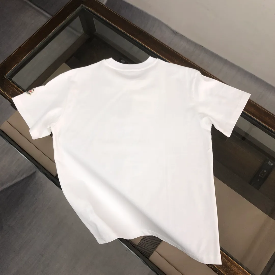 P150 MONCLER 25 The latest short-sleeved T-shirt for couples ~ Brand new element bear print design ~ The fabric upper body is comfortable and breathable, not stiff, slim cut, made of high-end custom-made pure cotton fabric! The upper body is comfortable and stylish, and it can be worn alone as an inner layer. It is a must-have for fashionistas! ! ! Color: Black White Orange Size: S M L XL (Loose fit! Please indicate your height and weight when placing an order)