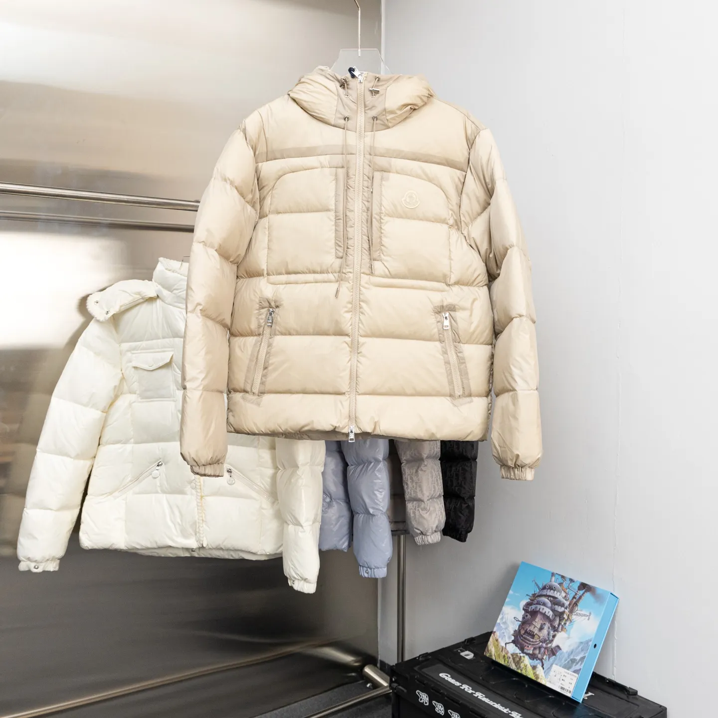 P880 25 new autumn and winter styles🆕Moncler ORFET thin and short hooded lightweight down jacket for men with mouth coverings, loose fit, versatile and easy to match, same style for men and women, original custom-made national standard 90 white duck down filling! Style number: Same style as Wei Daxun Code number: 12345