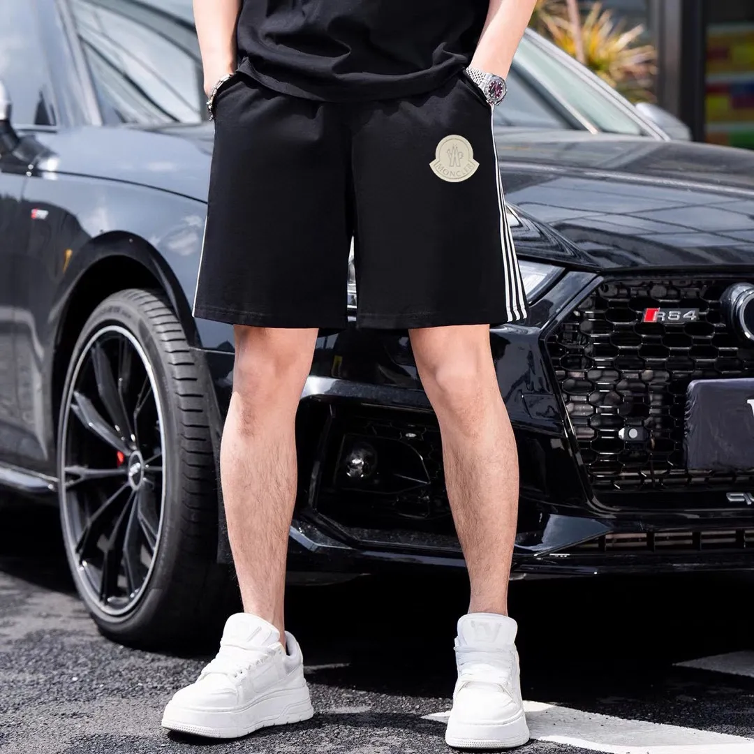 P560 Brand [MONCLER Mouth Covered] 2025 round neck short-sleeved shorts suit. The pure cotton fabric upper body will not be stuffy, the smooth and comfortable skin-friendly effect is more breathable, the fabric has its own texture, classic logo technology, a new interpretation from a unique angle, the first choice for fashion and versatility! Size: M-3XL (maximum wear: 190 pounds)