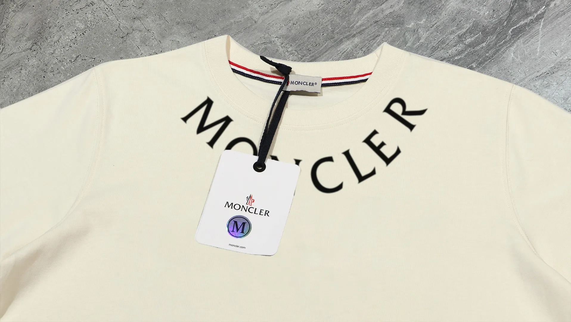 P210 High-version sweatshirt) [Long-term stock] 〖𝐌𝐎𝐍𝐂𝐋𝐄𝐑~Mask〗 Made of 440g heavy-weight fabric. It is different from the market currency. It can be matched with any variety and is properly handsome. 😎The whole dress is made of double waistcoats. The double waistcoats make the whole dress more three-dimensional. Not ordinary factories can do such fine work. 2025 Spring catwalk version of the T stage, on sale at the counter, exquisitely printed round neck terry sweatshirt, high-end double-ply cotton, custom-made stretch ribs, dyed in the same vat, complete with three standards, matched with digital printing patterns and very breathable, same style for men and women, color: black, white, apricot, size: S M L XL 2XL
