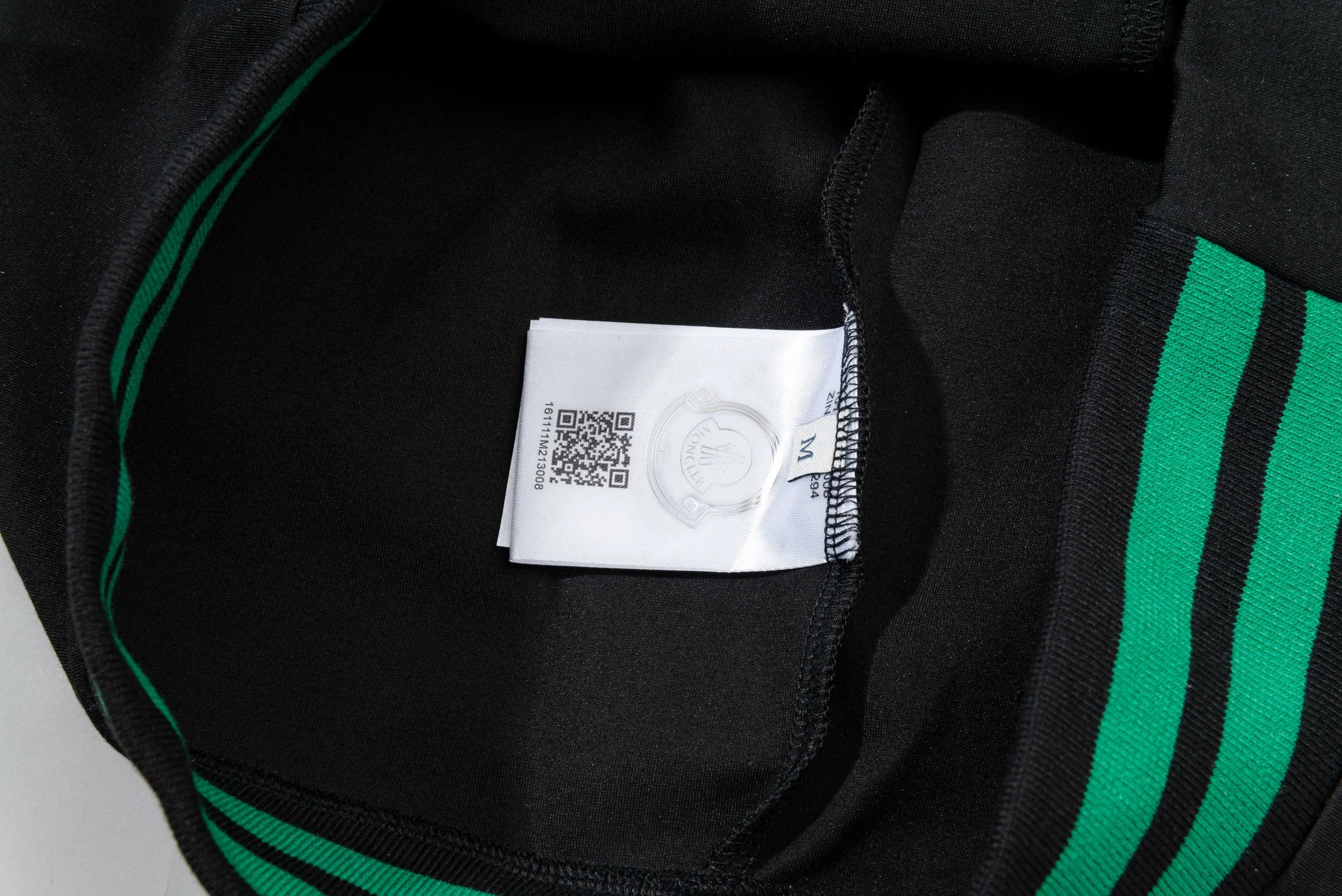 P270 MONCLER/Mask Custom fabric suit zipper jacket Color block design embroidered micro-label LOGO hand sleeve webbing technology Official synchronization High version High quality Fashion personality Versatile trend Pure original quality Original fabric Hang tag Collar label Washed wheat Complete three standards Color: black and white. Black green. Black yellow. Size: S-2XL