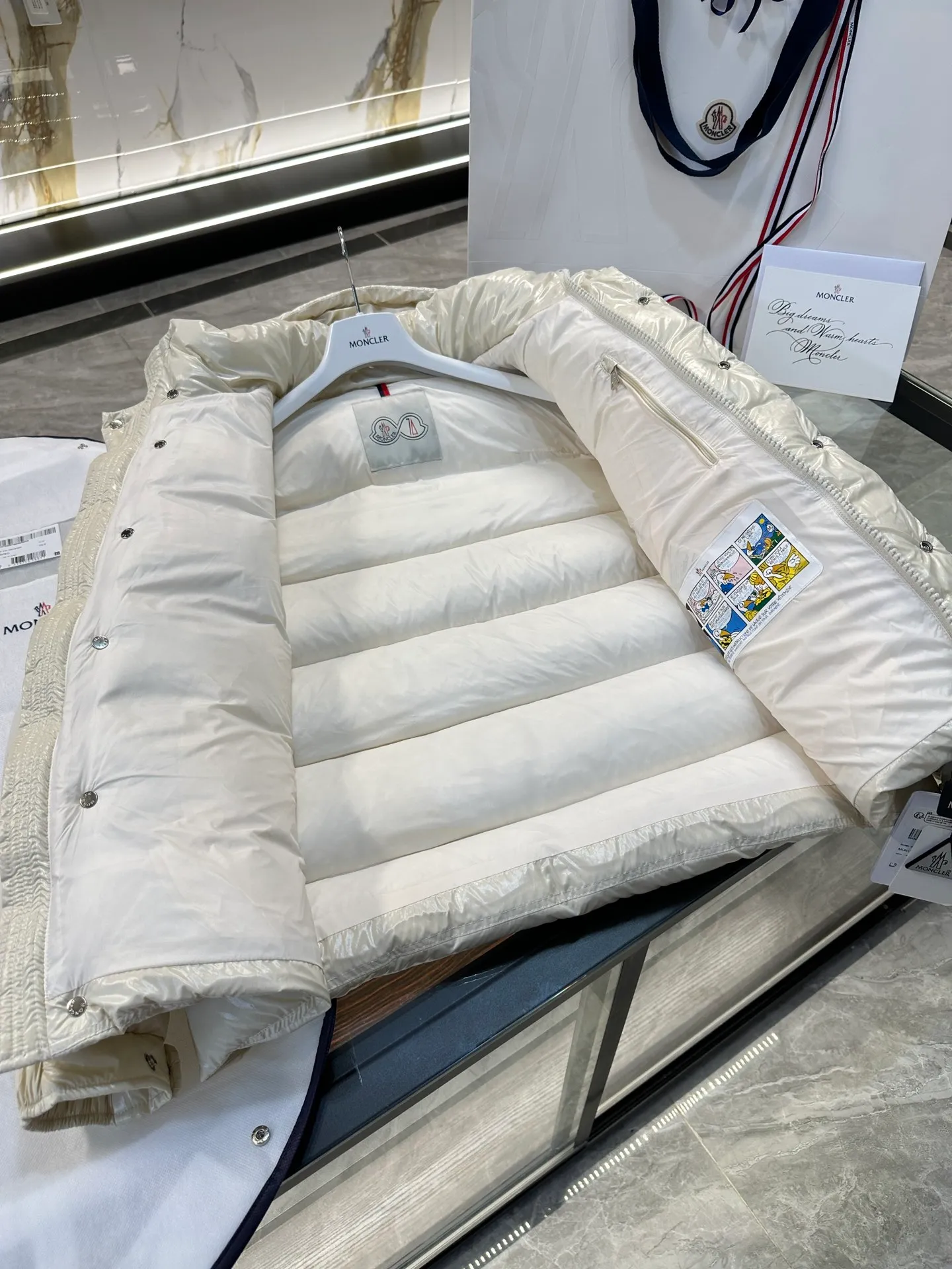 P760 Moncler Maya 70 winter short down jacket. Duck down filled version. More details in real photos.