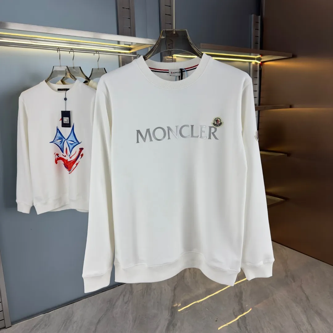 P210 High-version sweatshirt) [Long-term stock] 〖𝐌𝐎𝐍𝐂𝐋𝐄𝐑~Mask〗 Made of 440g heavy-weight fabric. It is different from the market currency. It can be matched with any variety and is properly handsome. 😎The whole dress is made of double waistcoats. The double waistcoats make the whole dress more three-dimensional. Not ordinary factories can do such fine work. 2025 Spring runway version of the T stage, on sale at the counter, round neck terry sweatshirt, high-end double-strand pure cotton, custom-made stretch ribs, dyed in the same vat, complete with three standards, matched with exquisite embroidered LOGO on the chest, simple and advanced, same style for men and women. Color: black, apricot, white, size: S M L XL 2XL