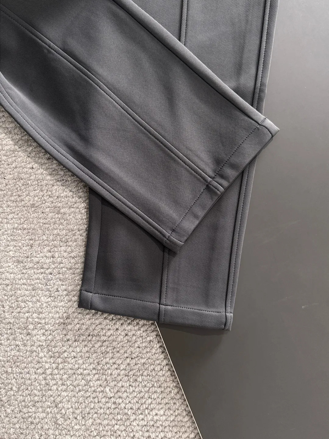 Shipped in 2-3 days P360 MONCLER/Mongolian Exclusive first release of 25ss autumn and winter new high-quality trousers Compare real-life details at will A perfect choice for autumn and winter. A must-have item. Sizes: M to 4XL (please state your height and weight when placing an order)