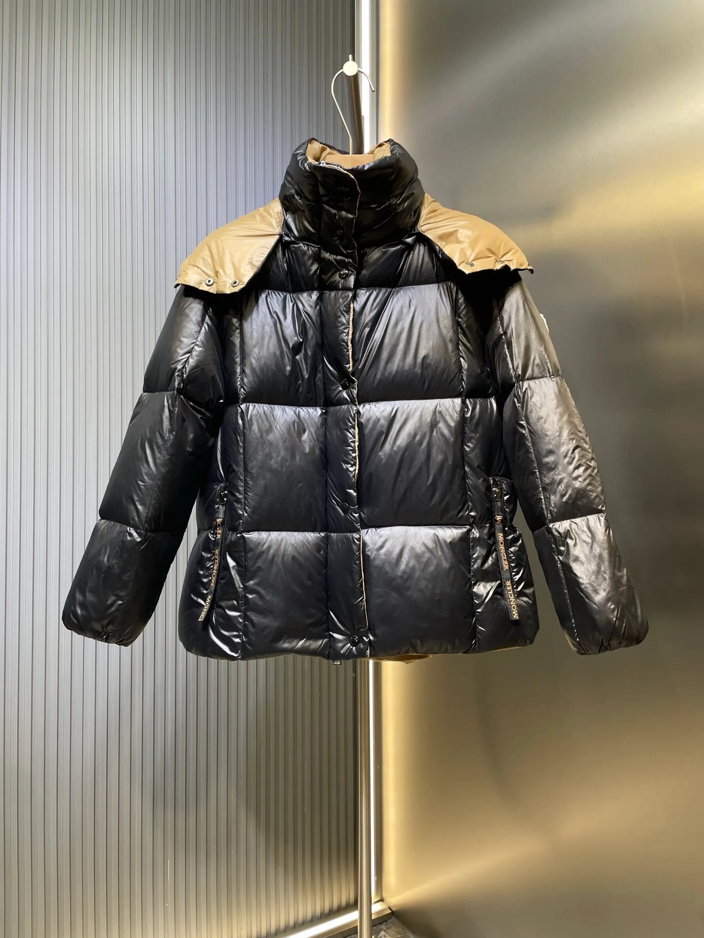 P900 moncler 🌟Co-branded down jacket, special grade, original customized hardware accessories, all imported and original customization, welcome to compare, absolutely high quality, using top-grade 90 white duck down, super soft, full and fluffy, super heavy-duty, fabric workmanship, perfect version, note that the fabric is super comfortable, exclusive model, non-market product, size: 0123