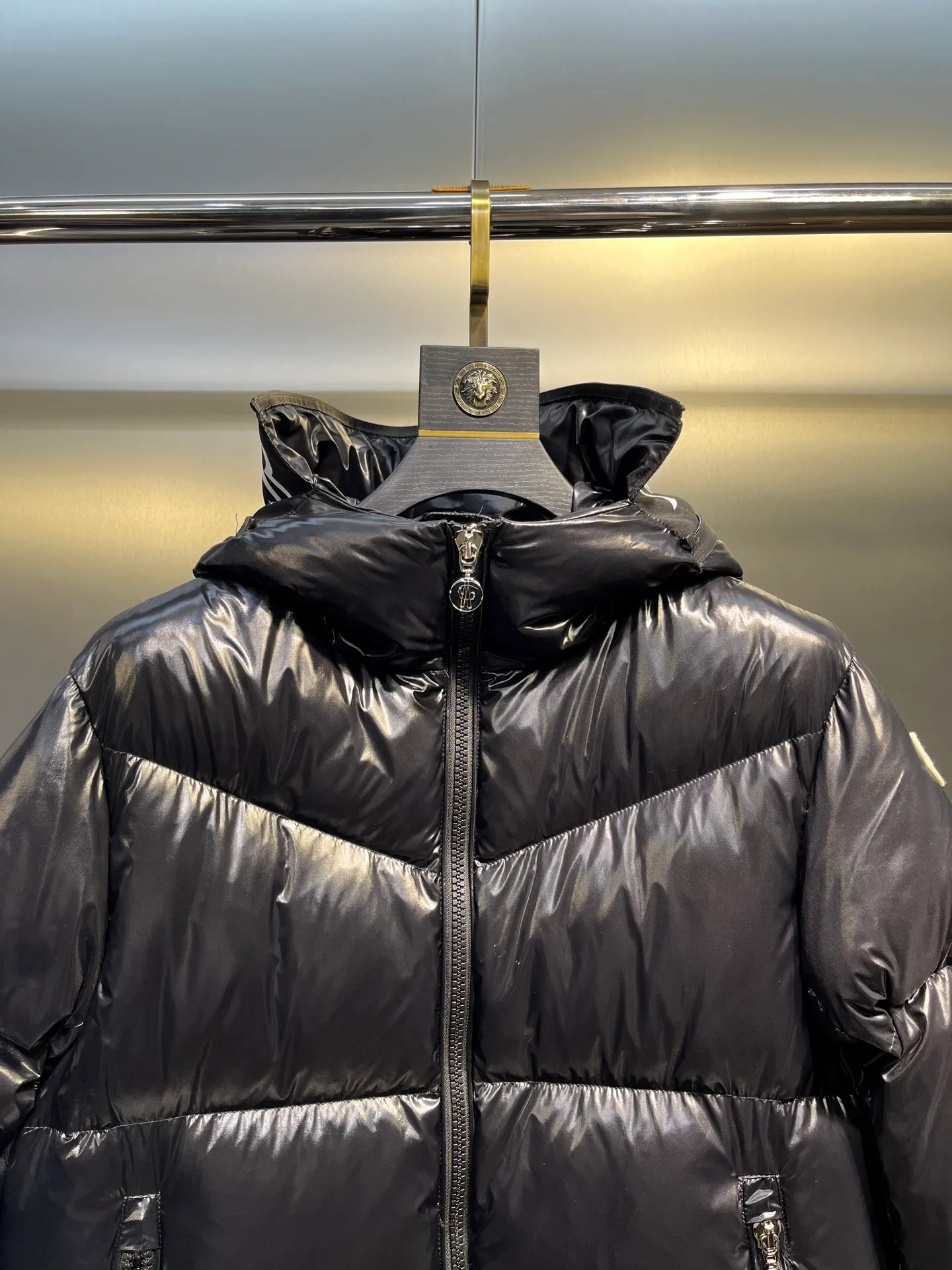 P1160 moncler 🌟 Huppelong series women's long down jacket, original custom-made weatherproof nylon fabric, the brim design can be opened with the classic logo design, the cuffs and hem are equipped with zippers to change the shape at will, the new national standard 90 down filling inside, first-class down filling, high version, size 1234