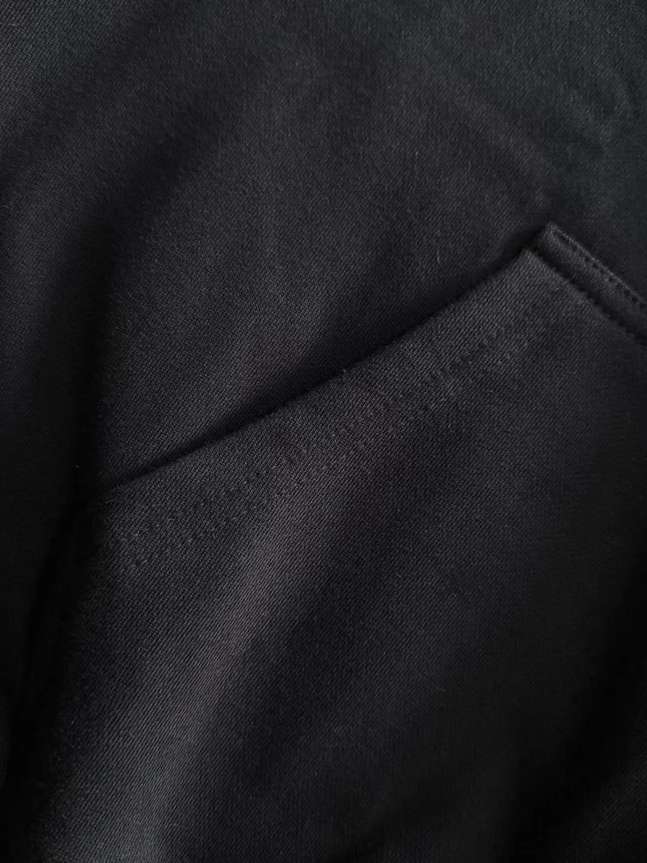 Next day delivery P460 High quality MONCLER/muzzle Exclusive debut of 25ss new autumn and winter lapel double zipper hooded sweatshirt jacket Many stars have the same style. Craftsmanship that ordinary small workshops cannot copy. We are not afraid of any challenges in terms of materials, detail restoration and craftsmanship, just to provide you with wonderful products. Compare the top original versions at will. No expense is spared just to do better. Unique imported fabric feel. Purely imported German machine production. Precision operation and thousands of needle density. A full set of new accessories with three standards can be customized at the same time. The upper body is versatile and fashionable. The perfect choice for autumn and winter. The must-have item. Size chart: S to XXL (or state your height and weight when placing an order)
