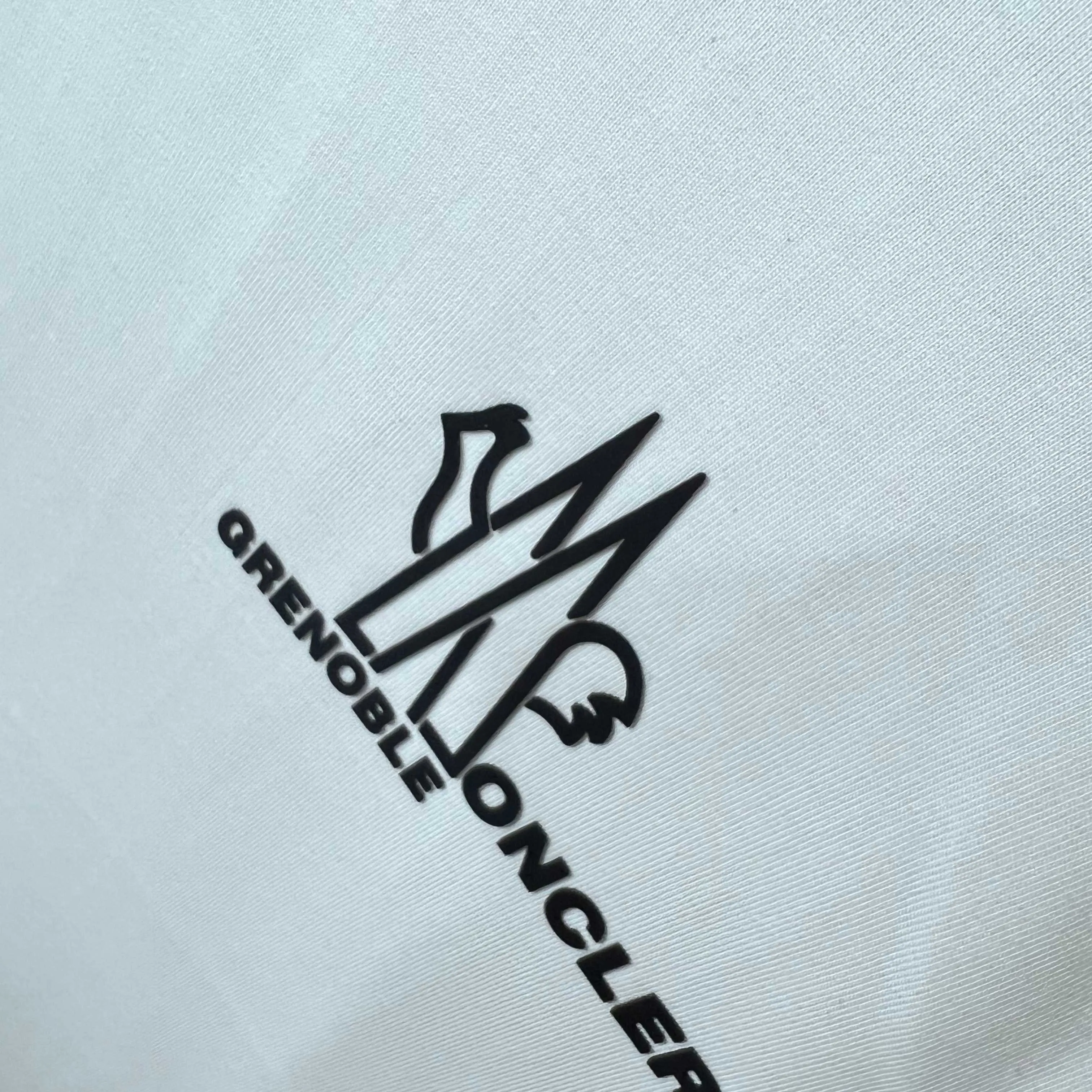 P220 (Next day shipping) MONCLER/Mousse 2025Fw new autumn and winter style 400g pullover round neck long-sleeved sweatshirt Three-dimensional offset letter logo embossed technology Same style for men and women Brand classic Pure cotton fabric Official synchronization High version High quality Fashion personality Versatile trend Pure original quality Original fabric Hang tag Collar label Washed wheat Three complete labels Color: Black. White. Size: S-XL