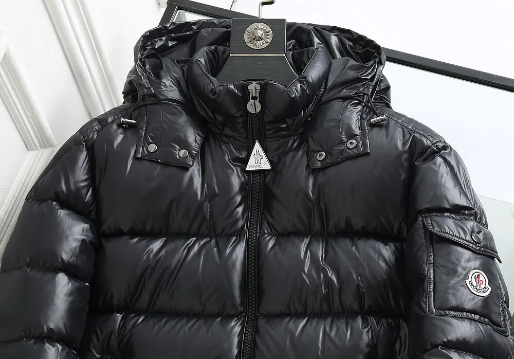 P700 💎Highest quality💎 New Mayan style muzzle down jacket, evergreen style, the same style as Eason Chan, Moncler, a famous French brand of outdoor sports equipment, the original hot-selling down jacket, the same style as celebrities, national standard 90 white duck down, extra large filling capacity, super warm, anti-drilling velvet and lint-proof lining, detachable hood, ultra-light feel, super comfortable to wear, authentic craftsmanship details are in place The upper body effect is super good, black with gray lining is a classic and versatile style, a must-have item for everyone! Color: black Code number: 1 2 3 4 5 6
