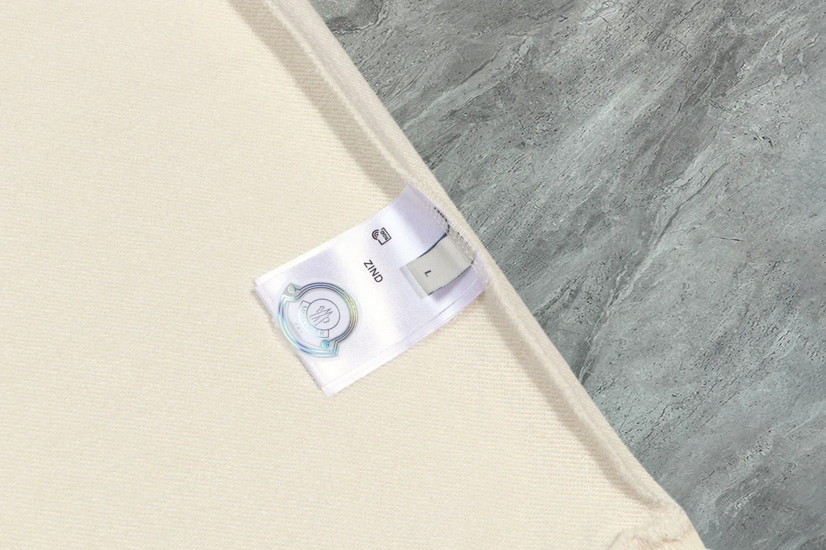 P210 High-version sweatshirt) [Long-term stock] 〖𝐌𝐎𝐍𝐂𝐋𝐄𝐑~Mask〗 Made of 440g heavy-weight fabric. It is different from the market currency. It can be matched with any variety and is properly handsome. 😎The whole dress is made of double waistcoats. The double waistcoats make the whole dress more three-dimensional. Not ordinary factories can do such fine work. 2025 Spring runway version of the T stage, on sale at the counter, round neck terry sweatshirt, high-end double-strand pure cotton, custom-made stretch ribs, dyed in the same vat, complete with three standards, matched with exquisite embroidered LOGO on the chest, simple and advanced, same style for men and women. Color: black, apricot, white, size: S M L XL 2XL