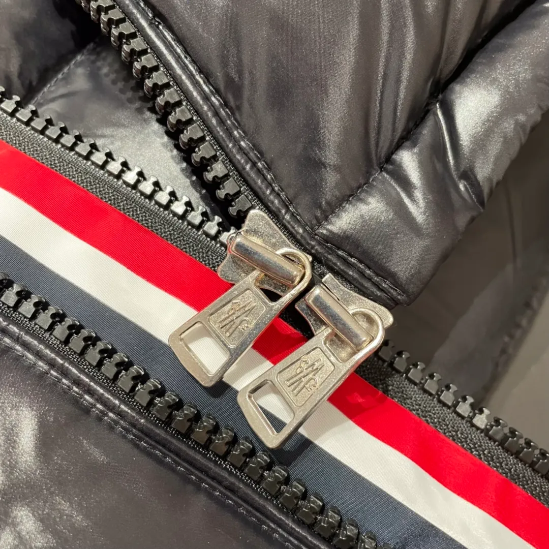 Details 𝙈𝙊𝙉𝘾𝙇𝙀𝙍/𝙈𝙊𝙉𝙏𝘽𝙀𝙇𝙄𝘼𝙍𝘿 Moncer #MONTBELIARD/🇳🇱three-color webbing/down jacket P740