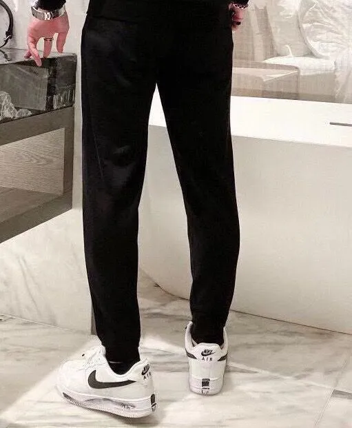 P380 💰 [MONCLER Mouth Covering] (Gospel for Fatty) hot-selling suit is coming. Focus on the original version of the official website. 2025 new hot-selling sweatshirt suit. The original order is hard to buy🇭🇰. It is the meticulous work of top designers for a fitting and perfect upper body effect. All-natural high-quality Roman cotton 100%, close-fitting comfort, noble and elegant! Original hardware embodies elegance and nobility! Counter size: M-5XL (maximum wear up to 220 pounds)