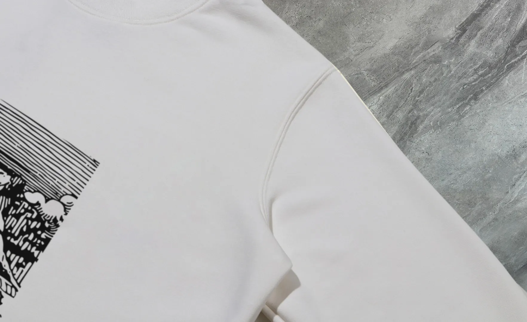 P210 High-version sweatshirt) [Long-term stock] 〖𝐌𝐎𝐍𝐂𝐋𝐄𝐑~Mask〗 Made of 440g heavy-weight fabric. It is different from the market currency. It can be matched with any variety and is properly handsome. 😎The whole dress is made of double waistcoats. The double waistcoats make the whole dress more three-dimensional. Not ordinary factories can do such fine work. 2025 Spring catwalk version of the T stage, on sale at the counter, exquisitely printed round neck terry sweatshirt, high-end double-ply cotton, custom-made stretch ribs, dyed in the same vat, complete with three standards, matched with digital printing patterns and very breathable, same style for men and women, color: black, white, apricot, size: S M L XL 2XL