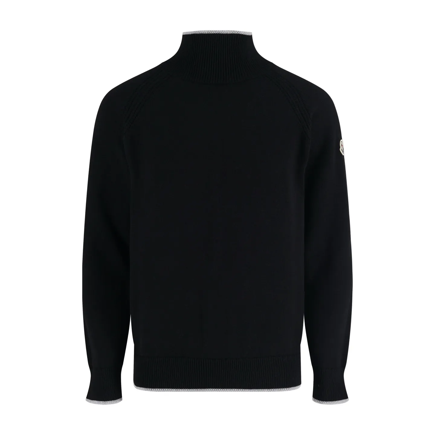 P470 Moncler logo turtleneck long-sleeved sweater (black) original version 4264 purchased and developed, weighing about 800 grams. This sweater adopts high-neck knitting technology, and the neck texture is tight and elastic, which is both warm and stylish. In terms of detailed craftsmanship, hollow knitting splicing technology is used on the shoulders, with fine texture and distinct layers, which enhances the design sense of the body; the contrasting rib technology on the cuffs and hem forms a soft contrast with the main color, improving the overall sophistication; the brand logo on the left arm uses three-dimensional embroidery technology, with precise stitching, highlighting the brand recognition. Made of high-quality knitted fabrics and made with fine weaving technology, it is skin-friendly, comfortable and has a crisp silhouette. From the warm design of the collar to the details of the embroidery, every craftsmanship reflects the brand's dual pursuit of quality and fashion. It is an autumn and winter item that combines practicality and design. Purchase the original version for development, order the color and dye it, and feel free to compare it with any version on the market. Size:S-M-L