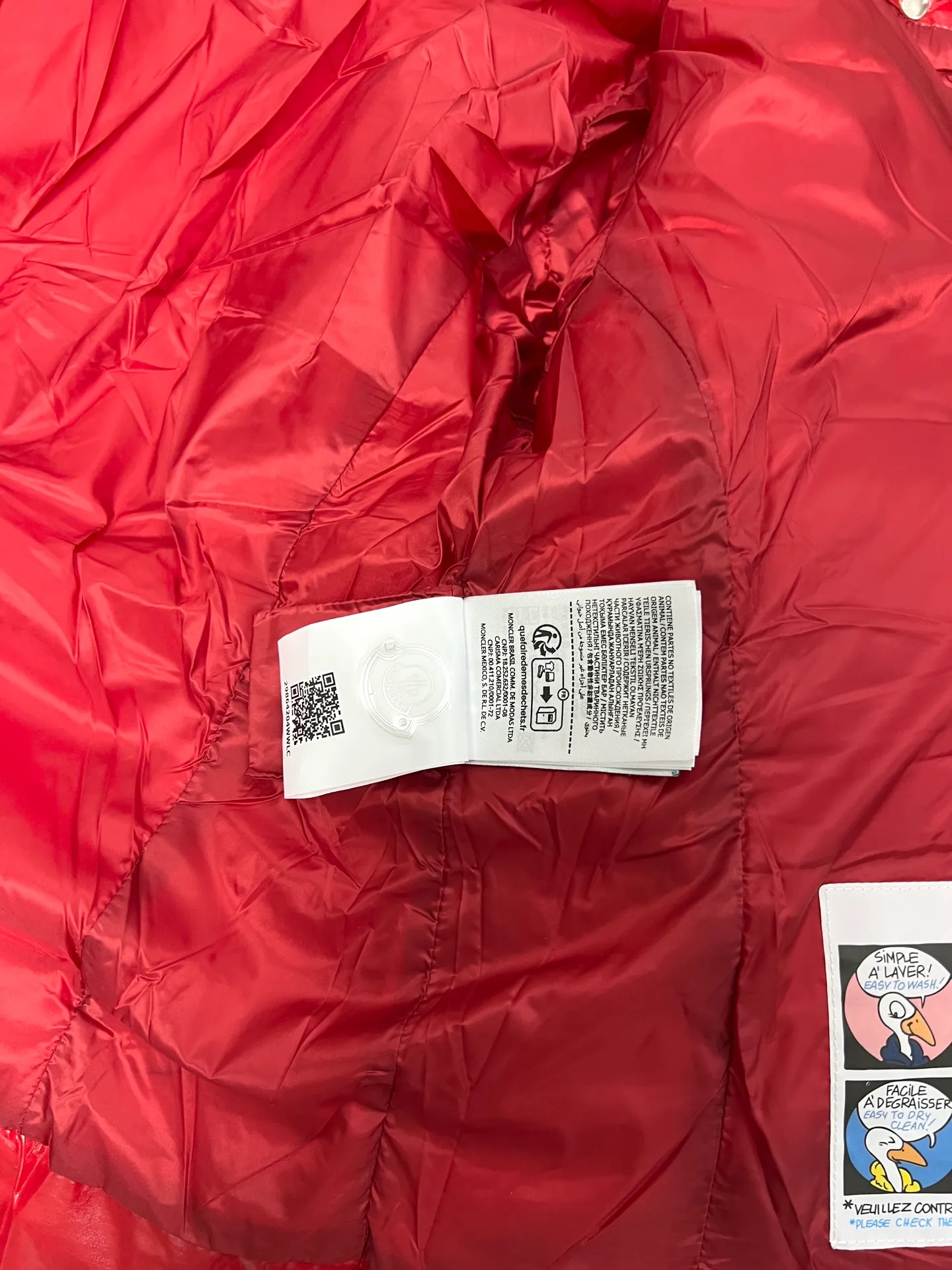 P920 Moncler Mouth GLAREINS Small Waist Hooded Floral Hem Small Waist Small Pocket Down Jacket The upgraded version of the small waist UP!! It is still a super slim waist style, with no-wash imitation wax leather fabric, and the brim collar and placket are matched with the same color twist braid design. It is full of elegance and suitable for various exquisite styles. A full set of hardware accessories, customized color matching snap buttons and sliders, 90 velvet filling. White Moonlight among the hottest items! Color: White Blue Red Size: 0123