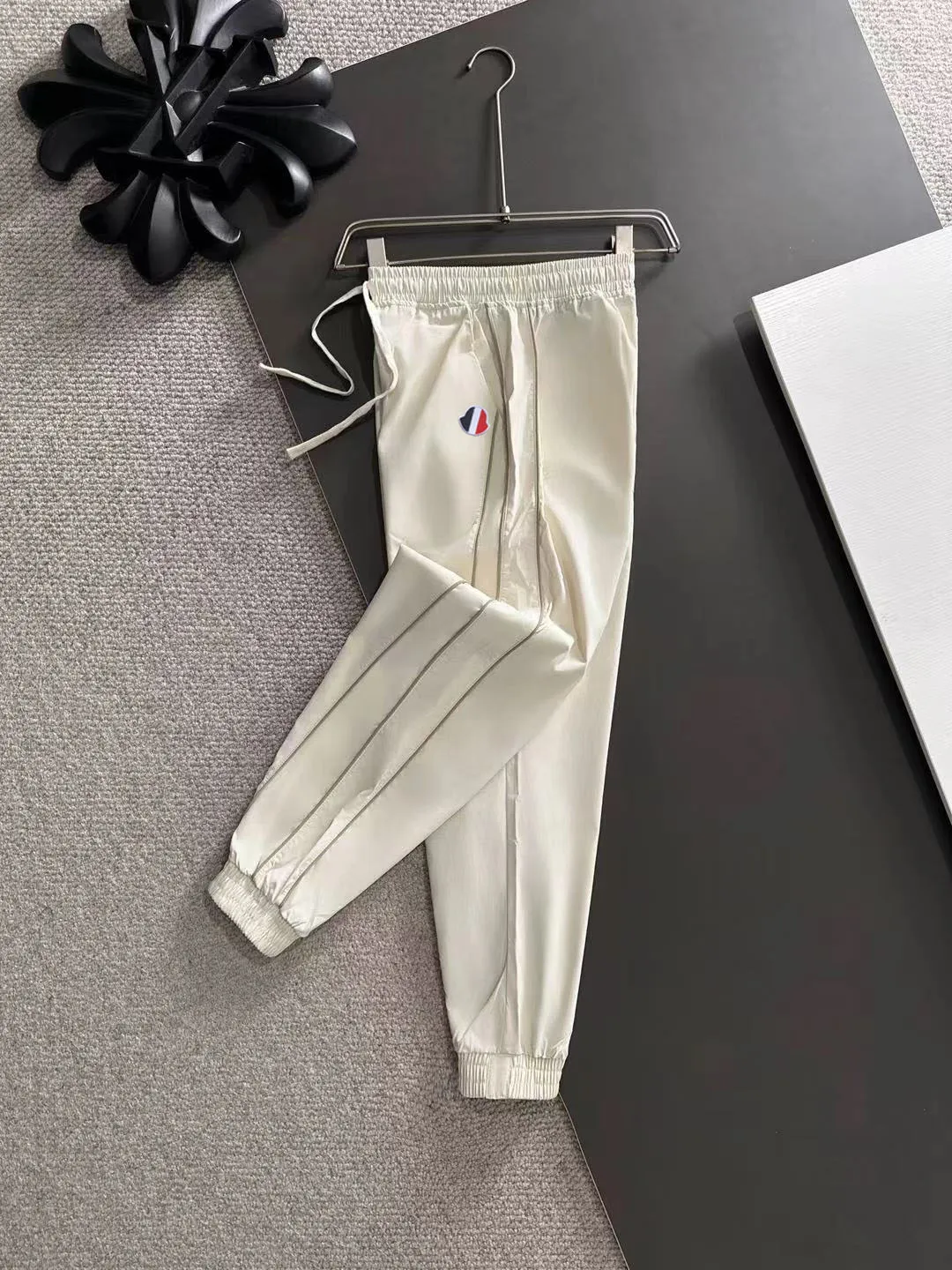 Next day shipping P720 MONCLER/Mongolian high quality 2025 autumn and winter new casual heavy industry suit exclusively developed by yb! High quality production! The top version of the trading company channel order, external orders for imported custom fabrics, high breathability and comfort, impeccable details, absolutely worth buying! This type of suit is also a must-have for lazy people. You don’t have to think about how to match it, you can just get it in one set! Brand element design concept, delicate and soft feel! It presents a casual cut and the upper body shape is great! On sale simultaneously on the official website! From a high-end men's positioning brand, the low-key luxury taste is irresistible! Exquisite workmanship and impeccable quality! The overall style is simple, fashionable and timeless, fully meeting the requirements of stylish and tasteful dressing! Size: M to 5XL (or state your height and weight when placing an order)